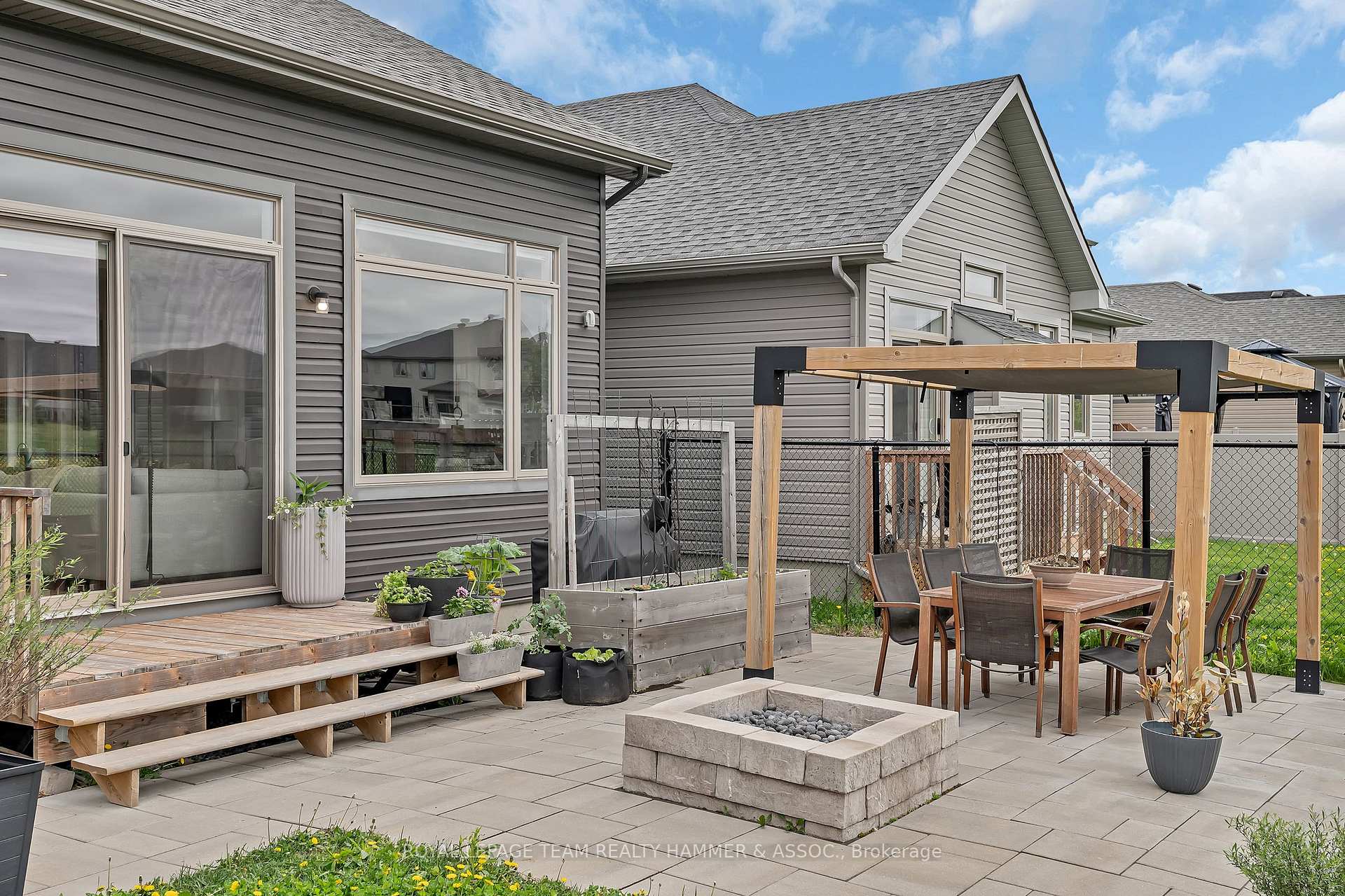 Photo 41 of 88 Defence Street, Ottawa, Kanata - Emerald Meadows/Trailwest — HOMEH