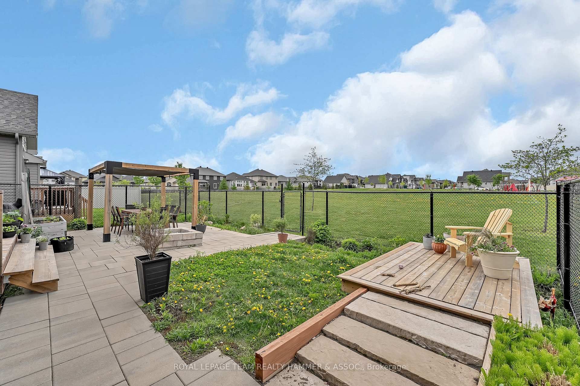 Photo 43 of 88 Defence Street, Ottawa, Kanata - Emerald Meadows/Trailwest — HOMEH
