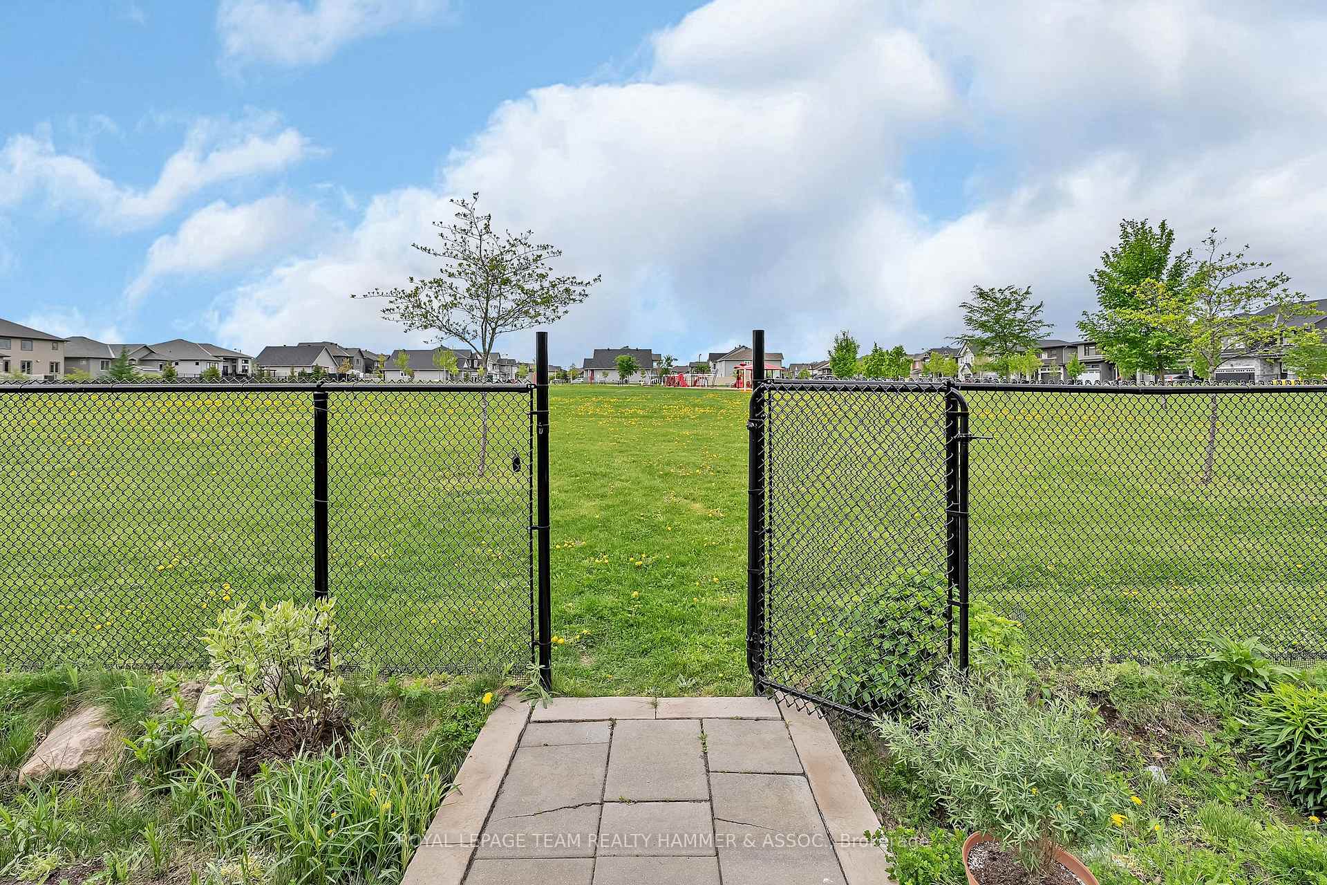 Photo 45 of 88 Defence Street, Ottawa, Kanata - Emerald Meadows/Trailwest — HOMEH