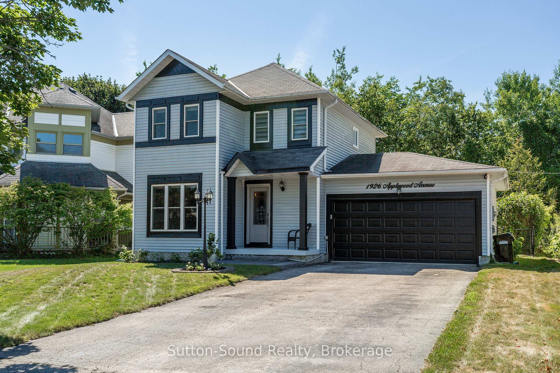 Front of 1926 Applewood Avenue