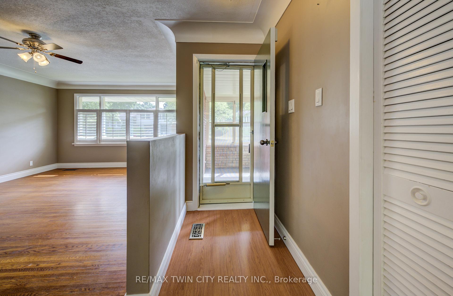 Photo 5 of 74 Lakeside Drive, Kitchener — HOMEH