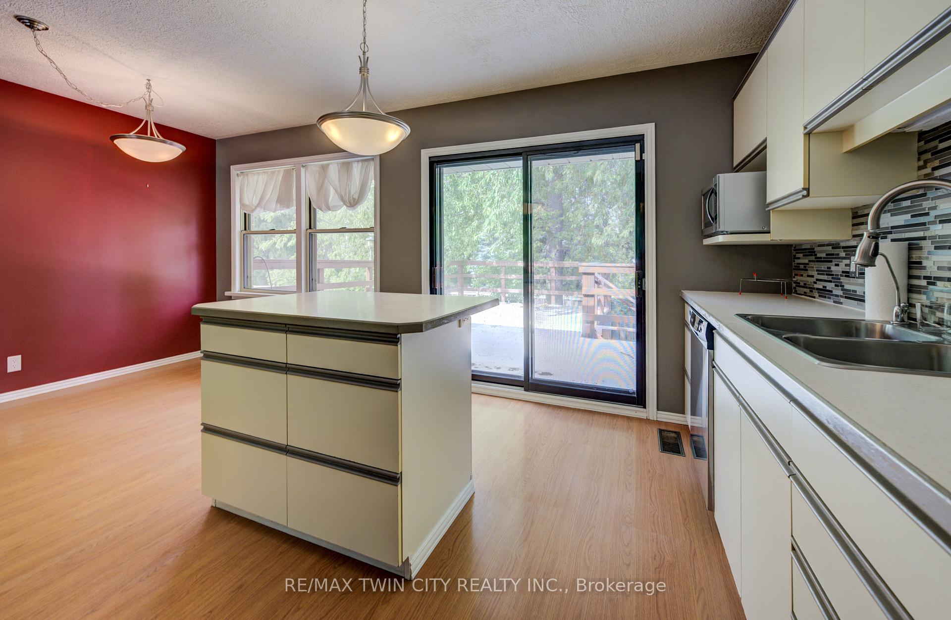 Photo 17 of 74 Lakeside Drive, Kitchener — HOMEH