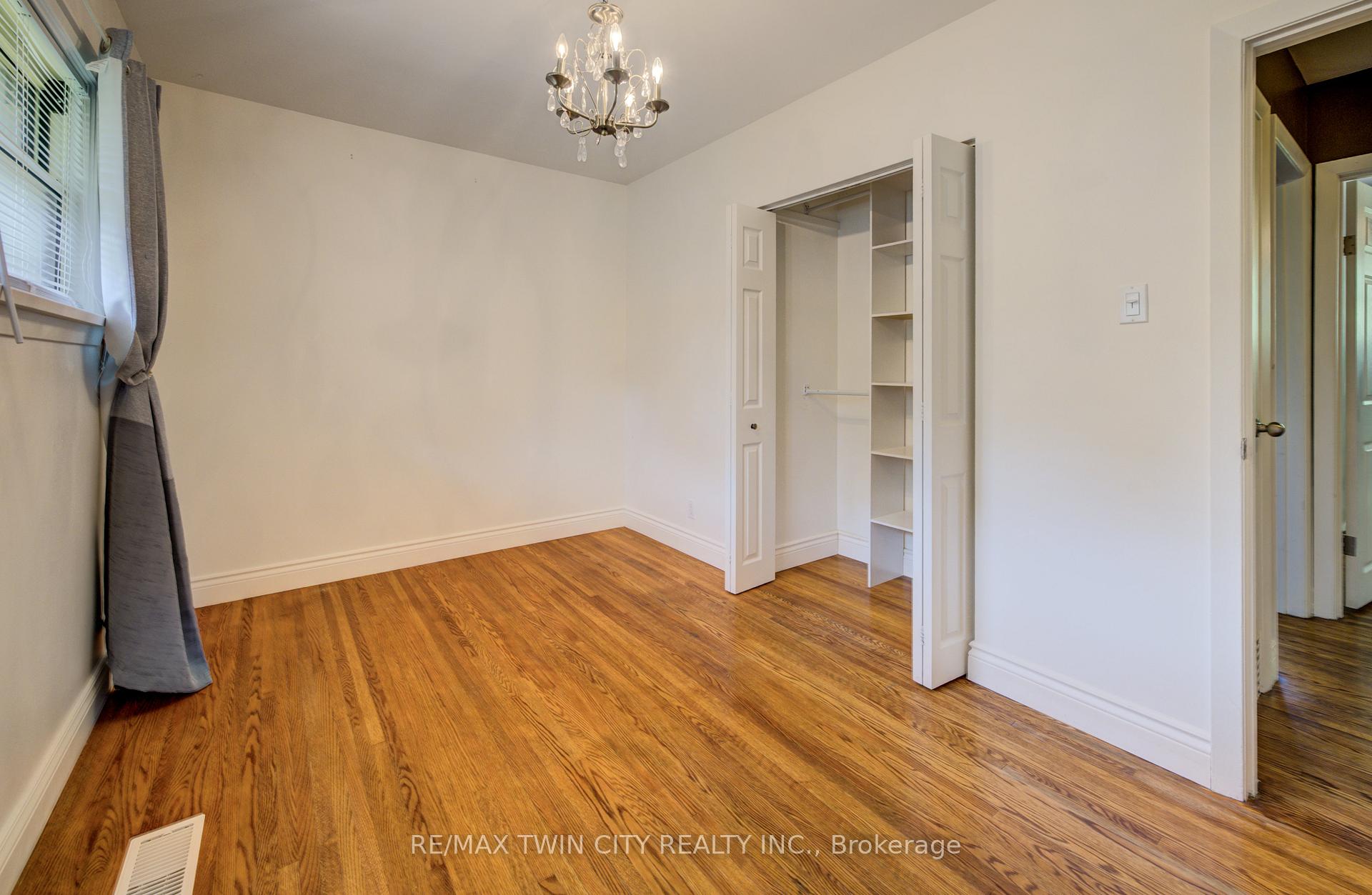 Photo 20 of 74 Lakeside Drive, Kitchener — HOMEH