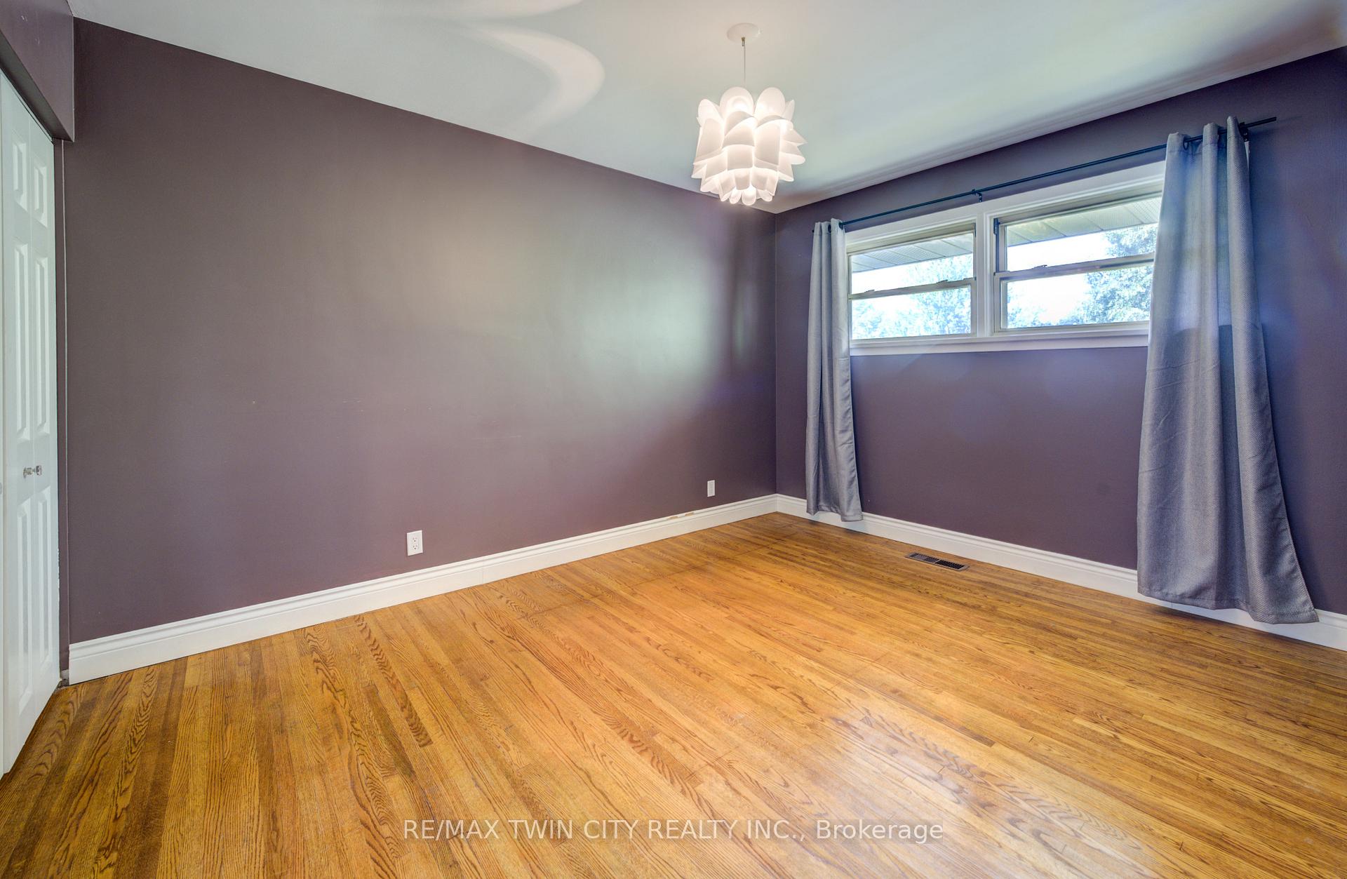 Photo 22 of 74 Lakeside Drive, Kitchener — HOMEH