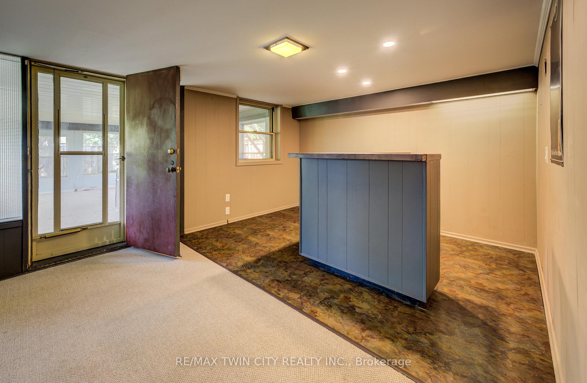 Photo 28 of 74 Lakeside Drive, Kitchener — HOMEH