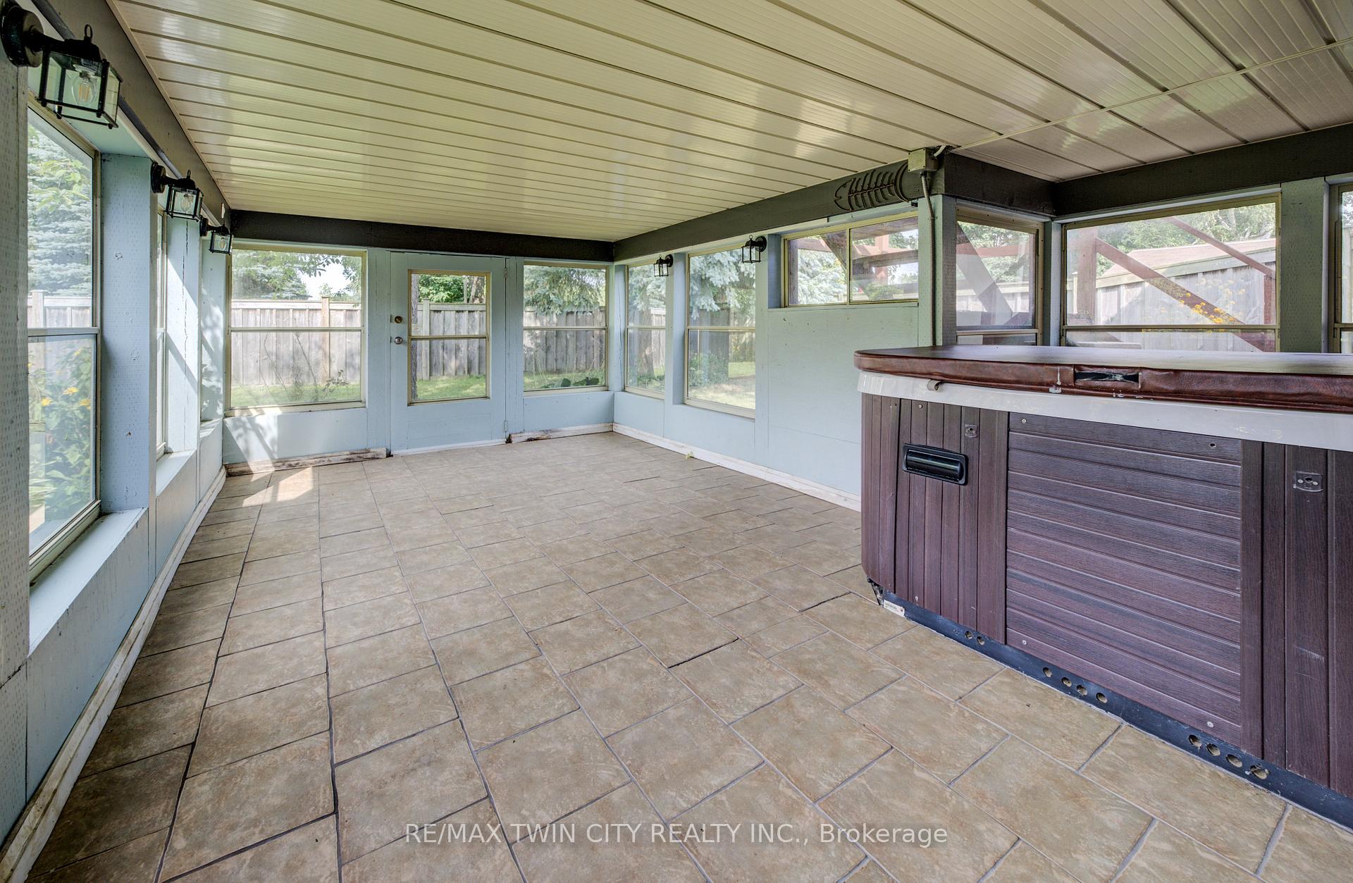 Photo 33 of 74 Lakeside Drive, Kitchener — HOMEH