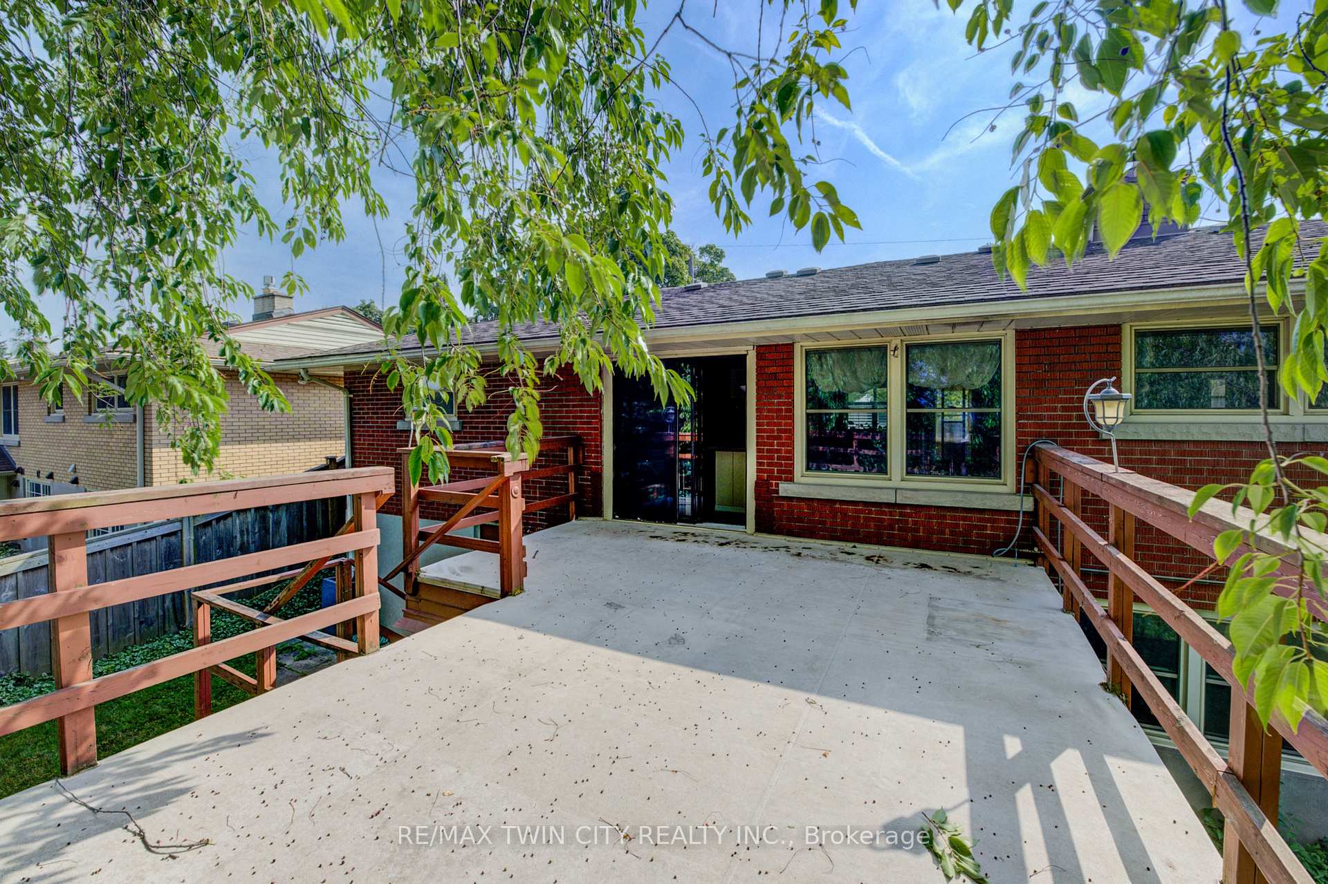 Photo 42 of 74 Lakeside Drive, Kitchener — HOMEH