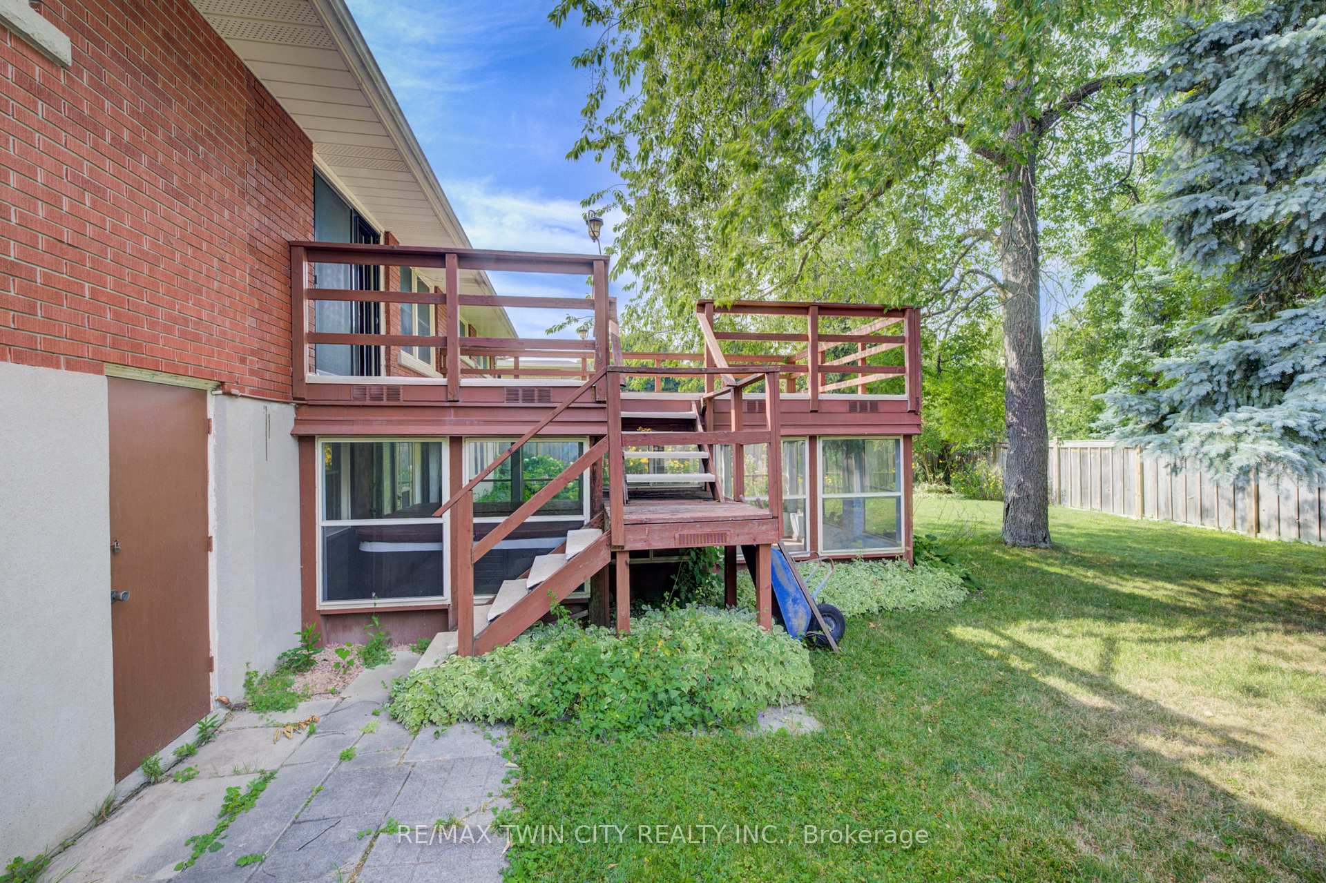 Photo 43 of 74 Lakeside Drive, Kitchener — HOMEH