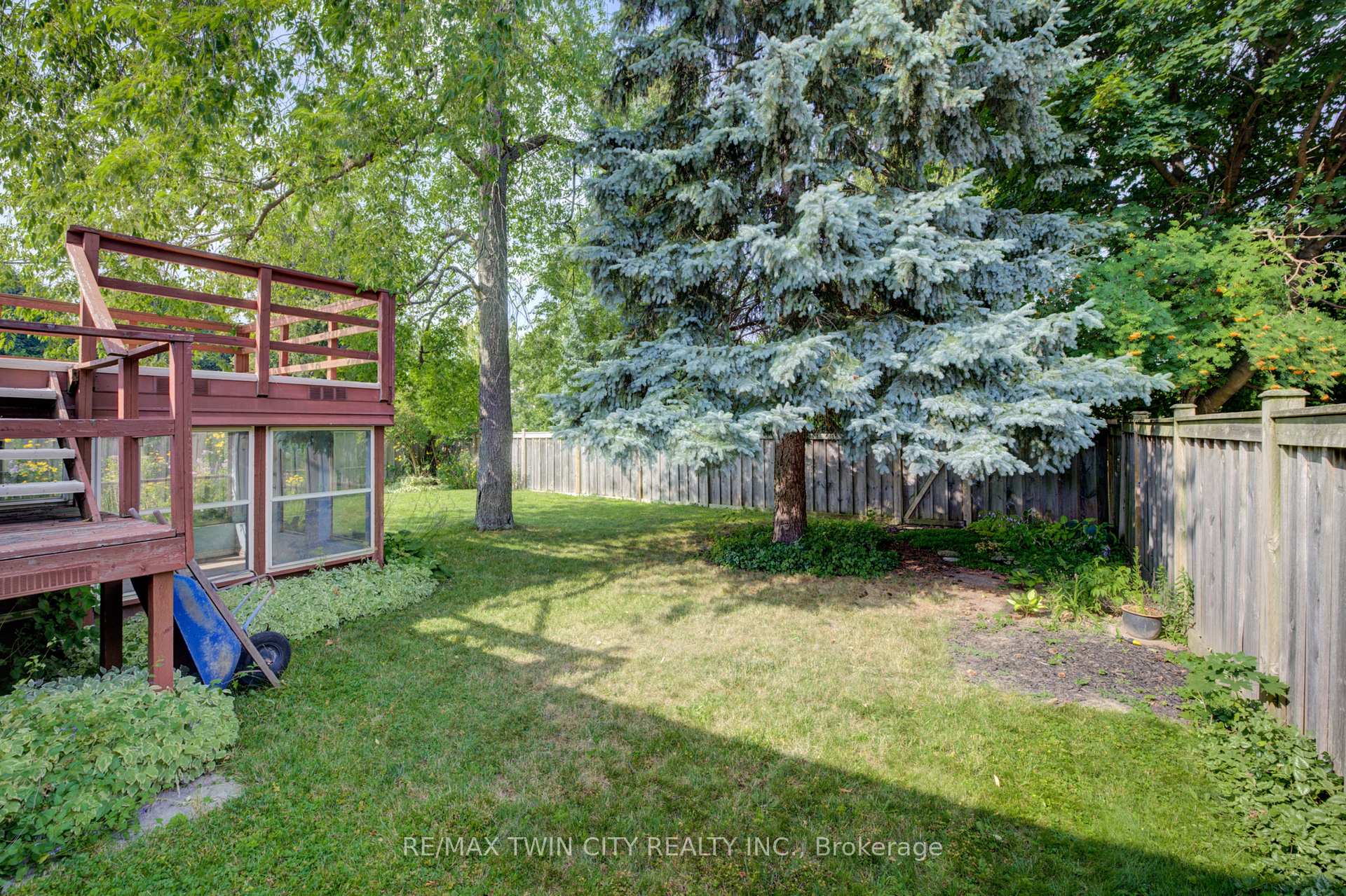 Photo 44 of 74 Lakeside Drive, Kitchener — HOMEH