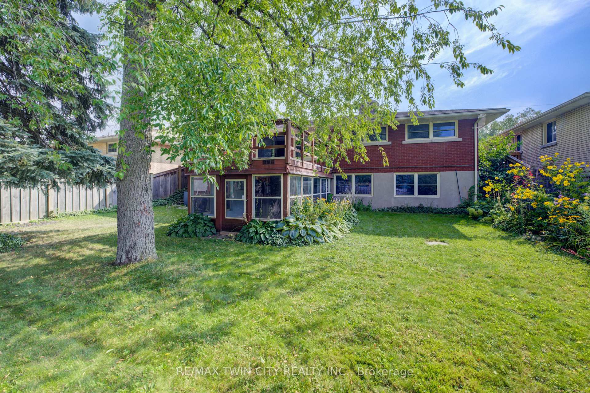 Photo 45 of 74 Lakeside Drive, Kitchener — HOMEH