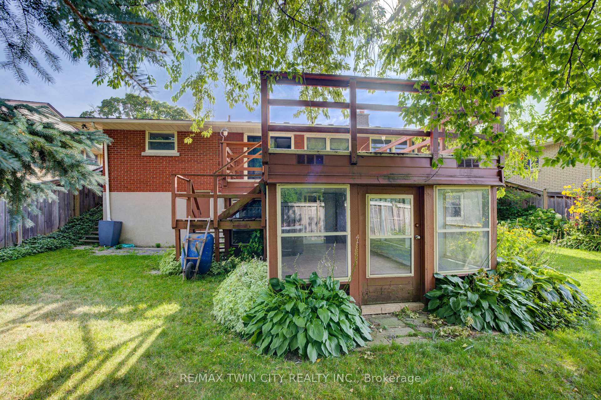 Photo 46 of 74 Lakeside Drive, Kitchener — HOMEH