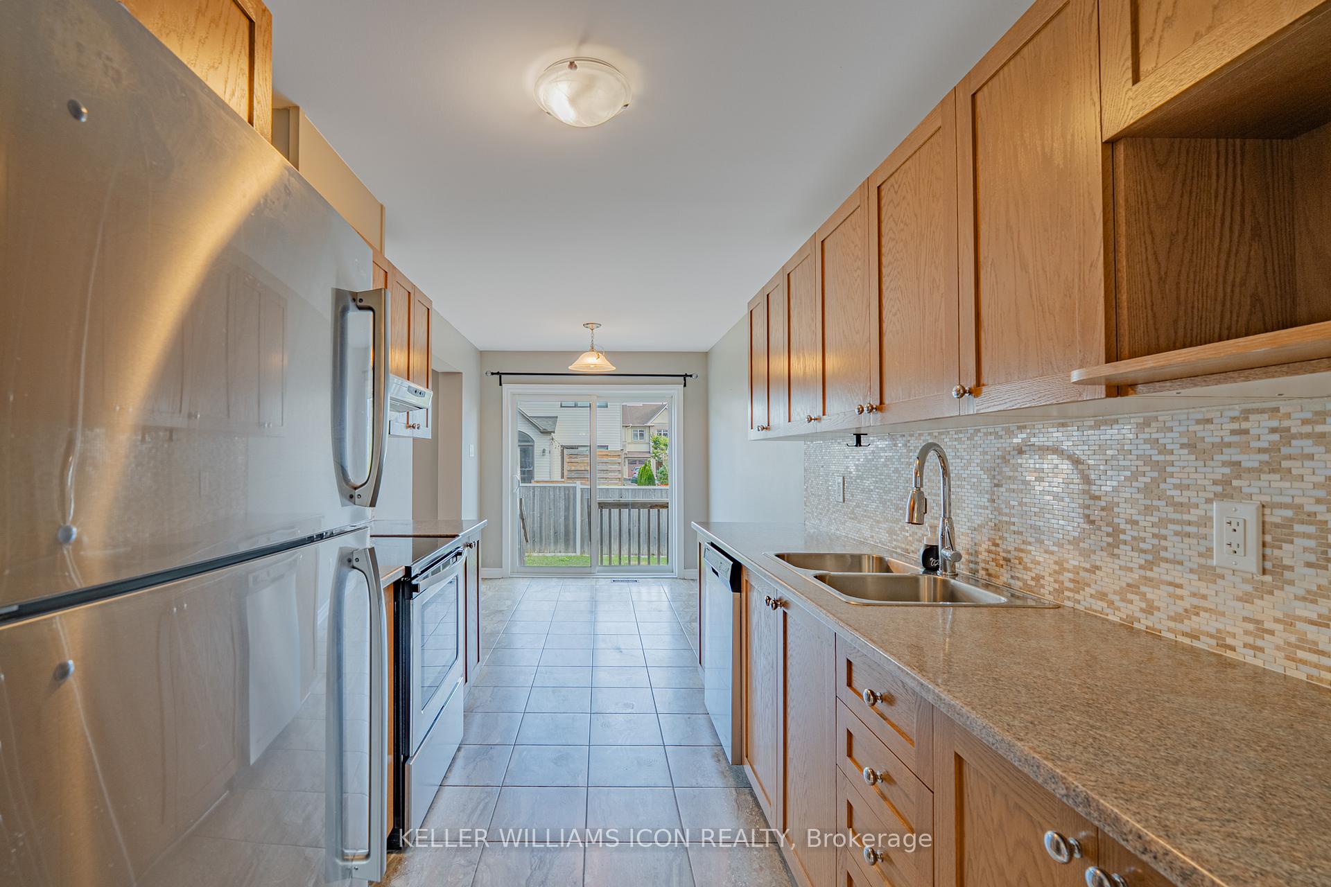 Photo 13 of 211 Halyard Way, Ottawa, Kanata - Kanata Lakes/Heritage Hills — HOMEH