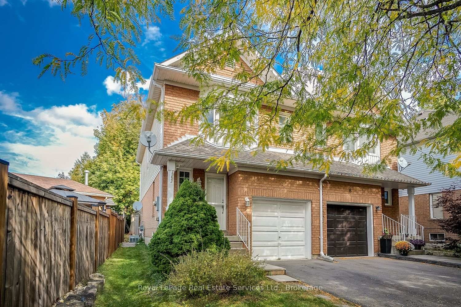 Photo 2 of 4 Thornlodge Drive, Hamilton, Waterdown — HOMEH