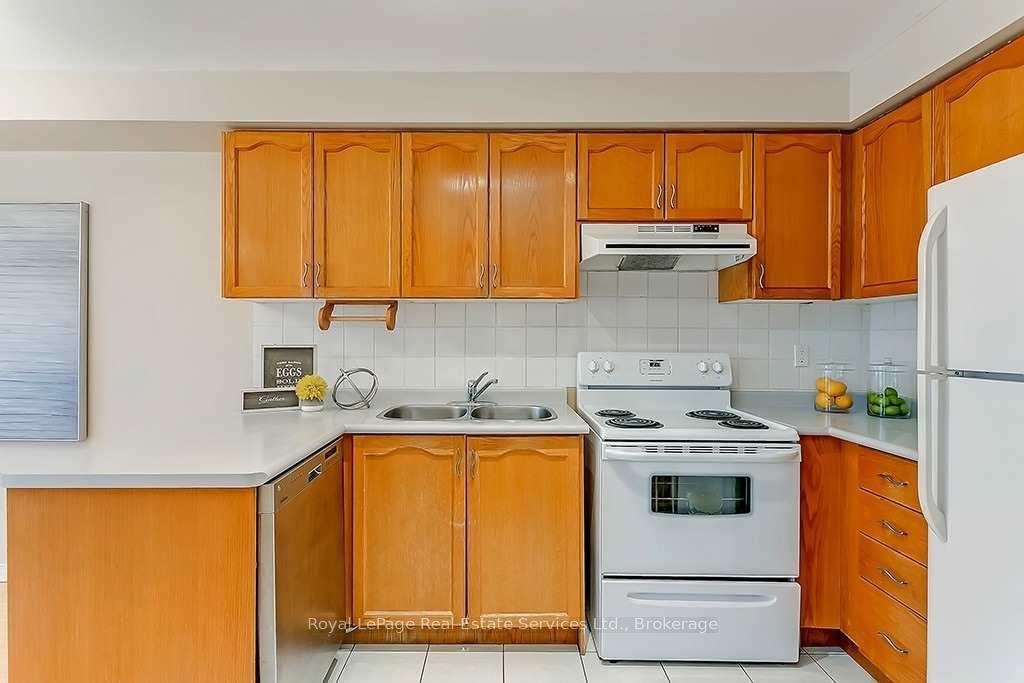 Photo 6 of 4 Thornlodge Drive, Hamilton, Waterdown — HOMEH