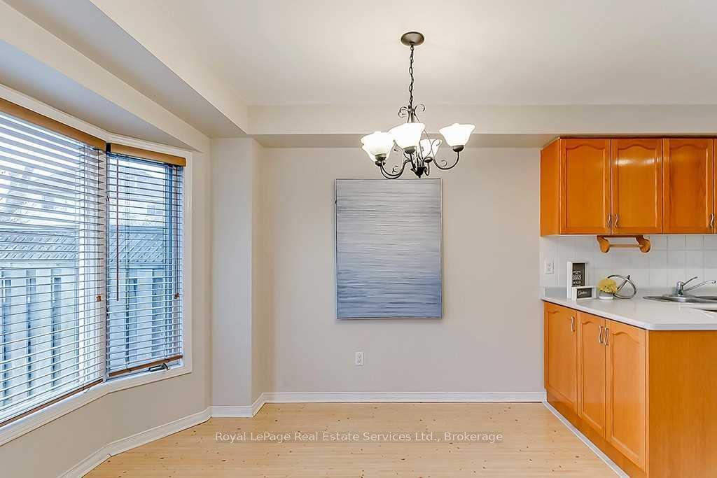 Photo 9 of 4 Thornlodge Drive, Hamilton, Waterdown — HOMEH
