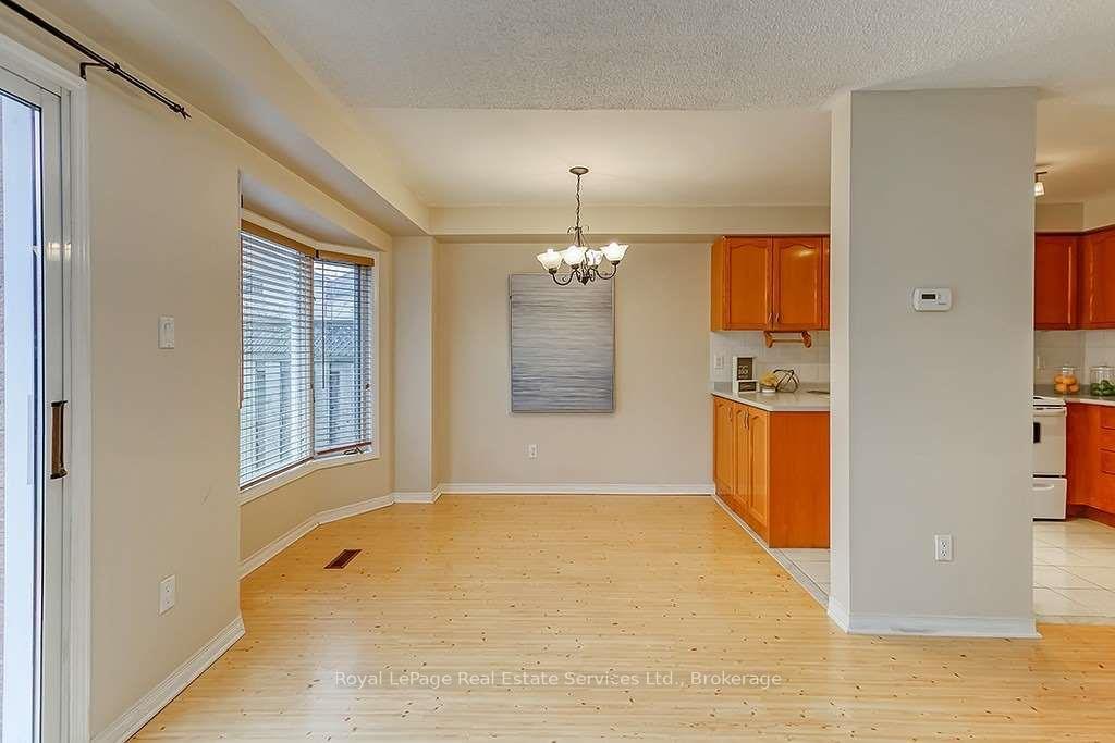 Photo 11 of 4 Thornlodge Drive, Hamilton, Waterdown — HOMEH