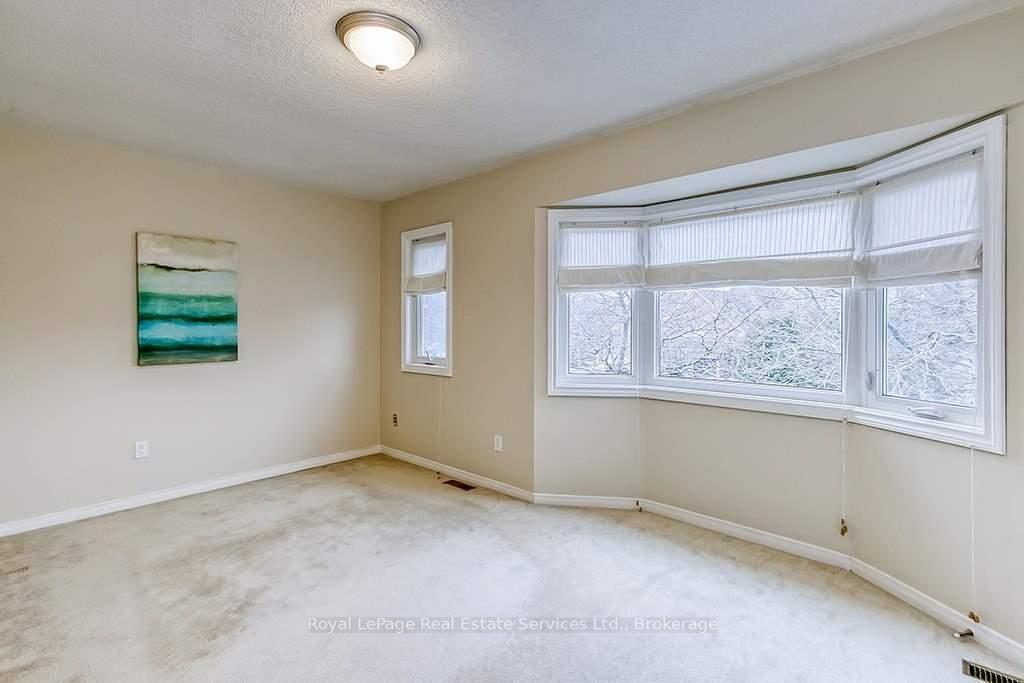 Photo 16 of 4 Thornlodge Drive, Hamilton, Waterdown — HOMEH