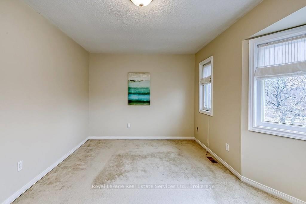 Photo 17 of 4 Thornlodge Drive, Hamilton, Waterdown — HOMEH