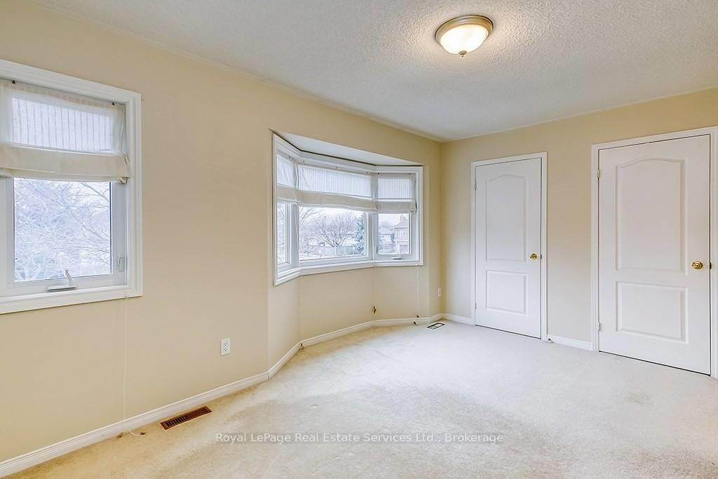 Photo 18 of 4 Thornlodge Drive, Hamilton, Waterdown — HOMEH