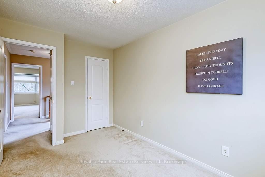 Photo 21 of 4 Thornlodge Drive, Hamilton, Waterdown — HOMEH