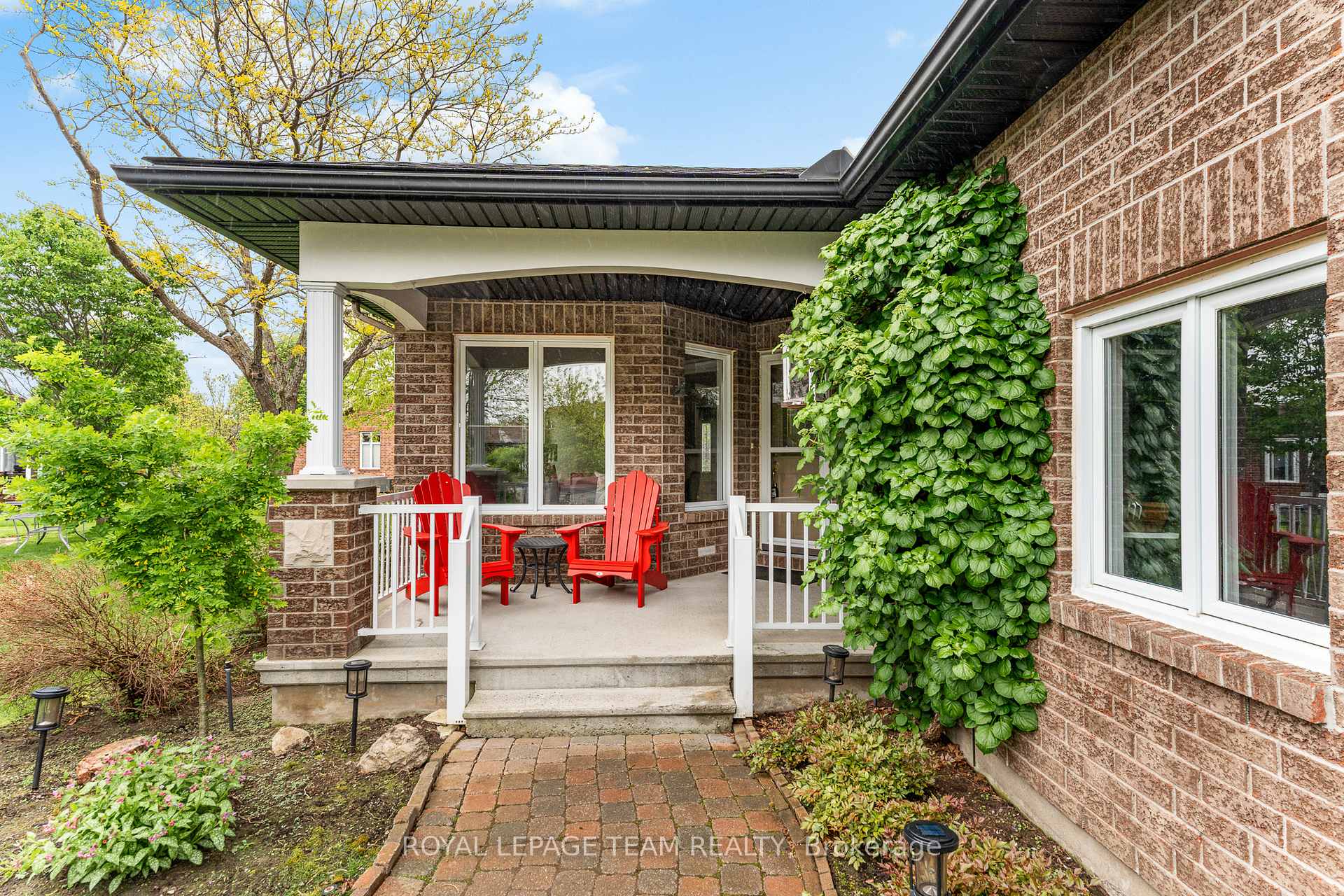 Photo 3 of 33 Waterthrush Crescent, Ottawa, Kanata - Bridlewood — HOMEH