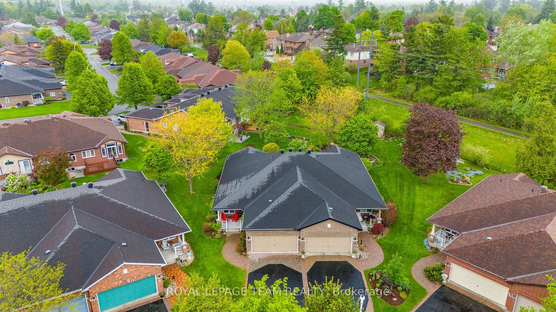 Photo 5 of 33 Waterthrush Crescent, Ottawa, Kanata - Bridlewood — HOMEH