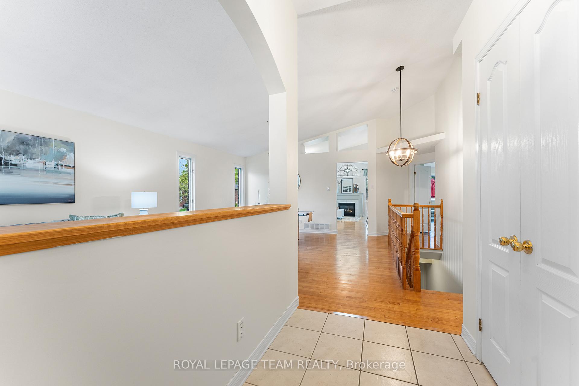 Photo 7 of 33 Waterthrush Crescent, Ottawa, Kanata - Bridlewood — HOMEH