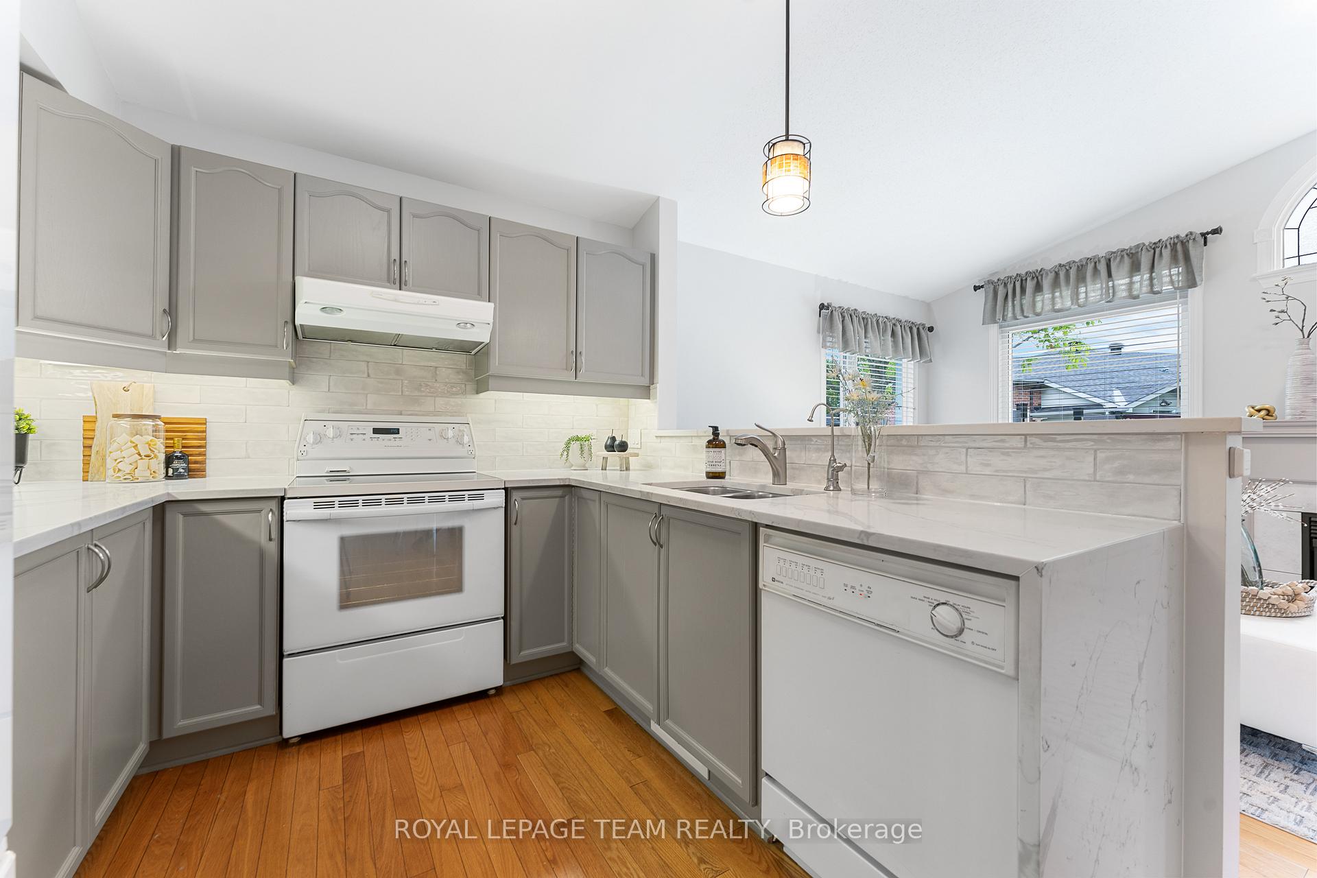 Photo 19 of 33 Waterthrush Crescent, Ottawa, Kanata - Bridlewood — HOMEH