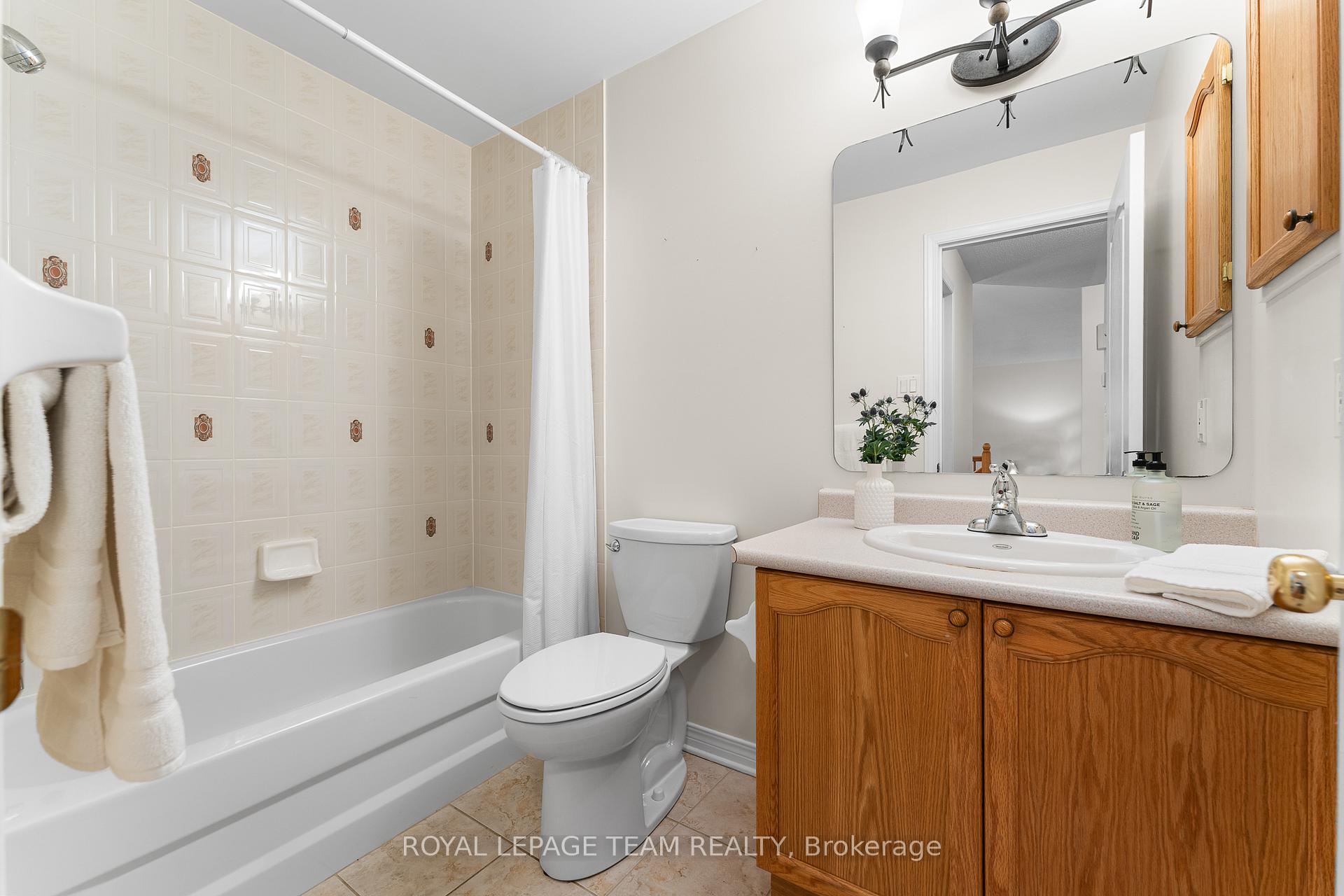 Photo 32 of 33 Waterthrush Crescent, Ottawa, Kanata - Bridlewood — HOMEH