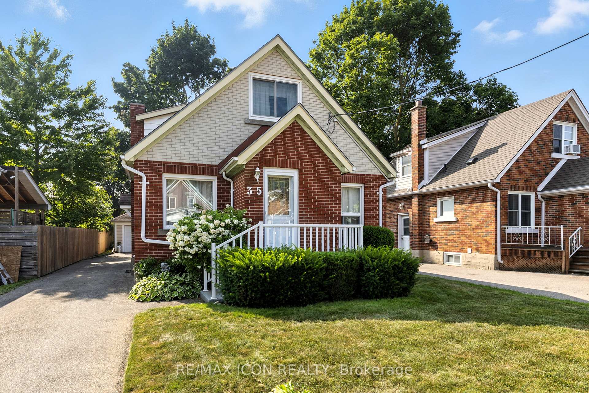 Photo 2 of 35 Grenville Avenue, Kitchener — HOMEH