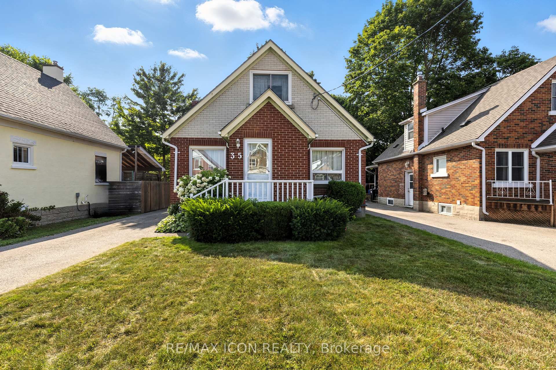 Photo 3 of 35 Grenville Avenue, Kitchener — HOMEH