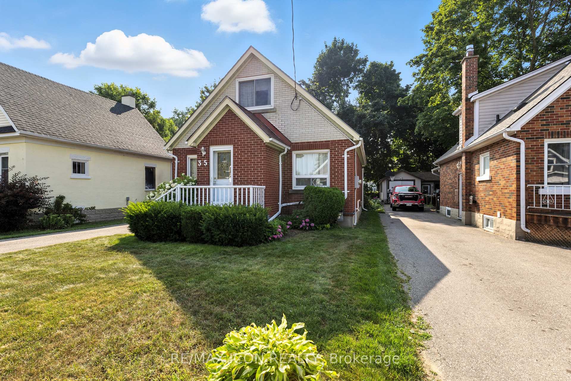 Photo 4 of 35 Grenville Avenue, Kitchener — HOMEH