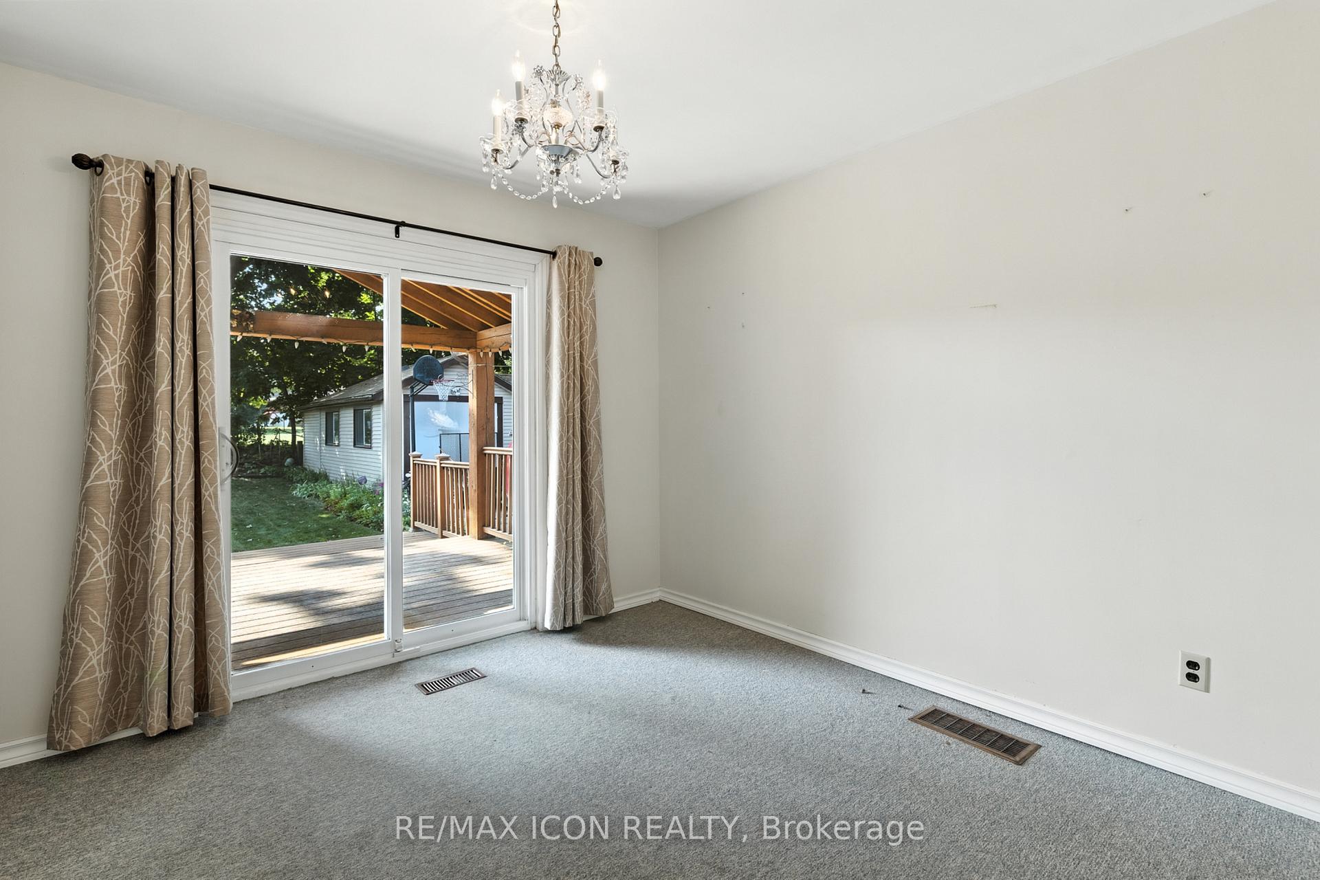 Photo 11 of 35 Grenville Avenue, Kitchener — HOMEH