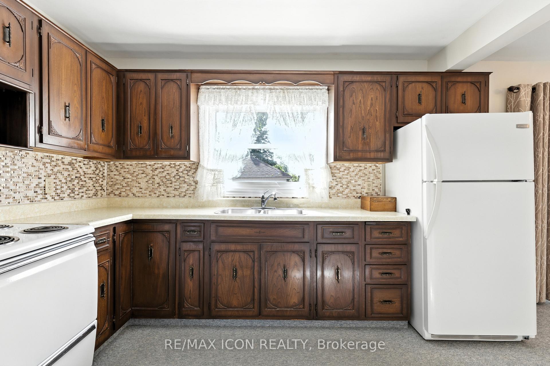 Photo 15 of 35 Grenville Avenue, Kitchener — HOMEH