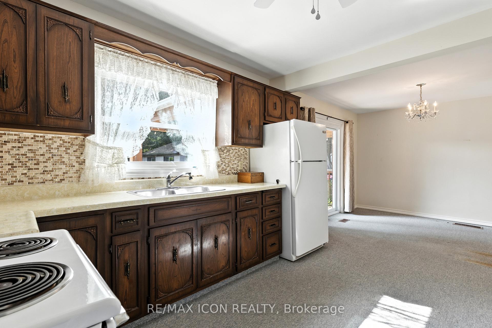 Photo 16 of 35 Grenville Avenue, Kitchener — HOMEH