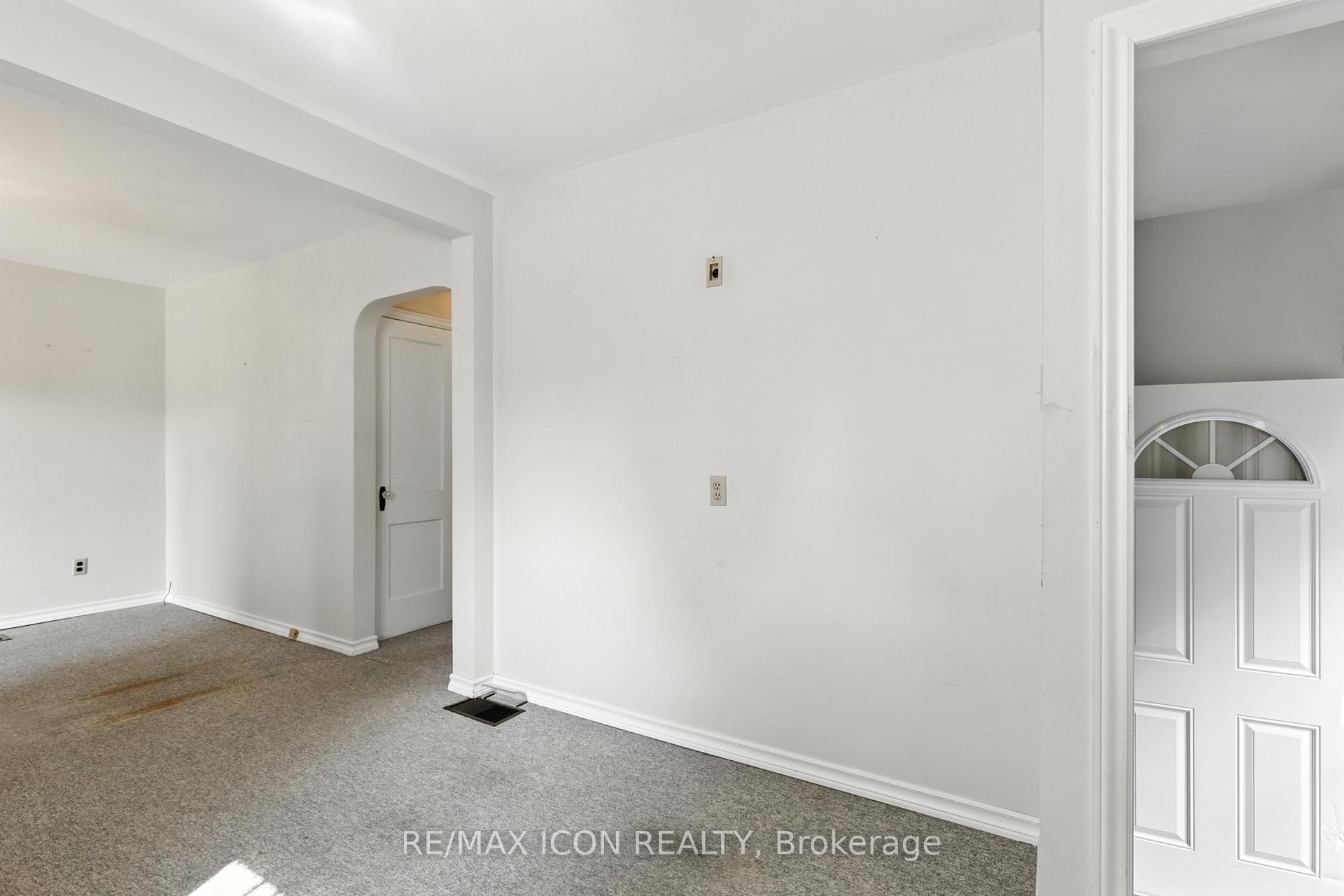 Photo 17 of 35 Grenville Avenue, Kitchener — HOMEH
