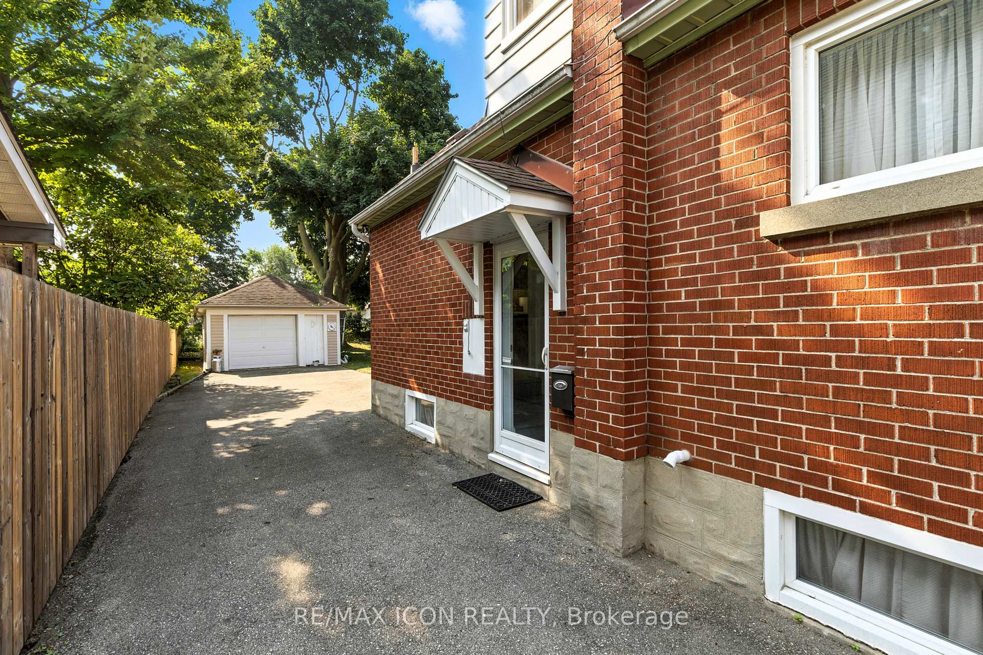 Photo 27 of 35 Grenville Avenue, Kitchener — HOMEH