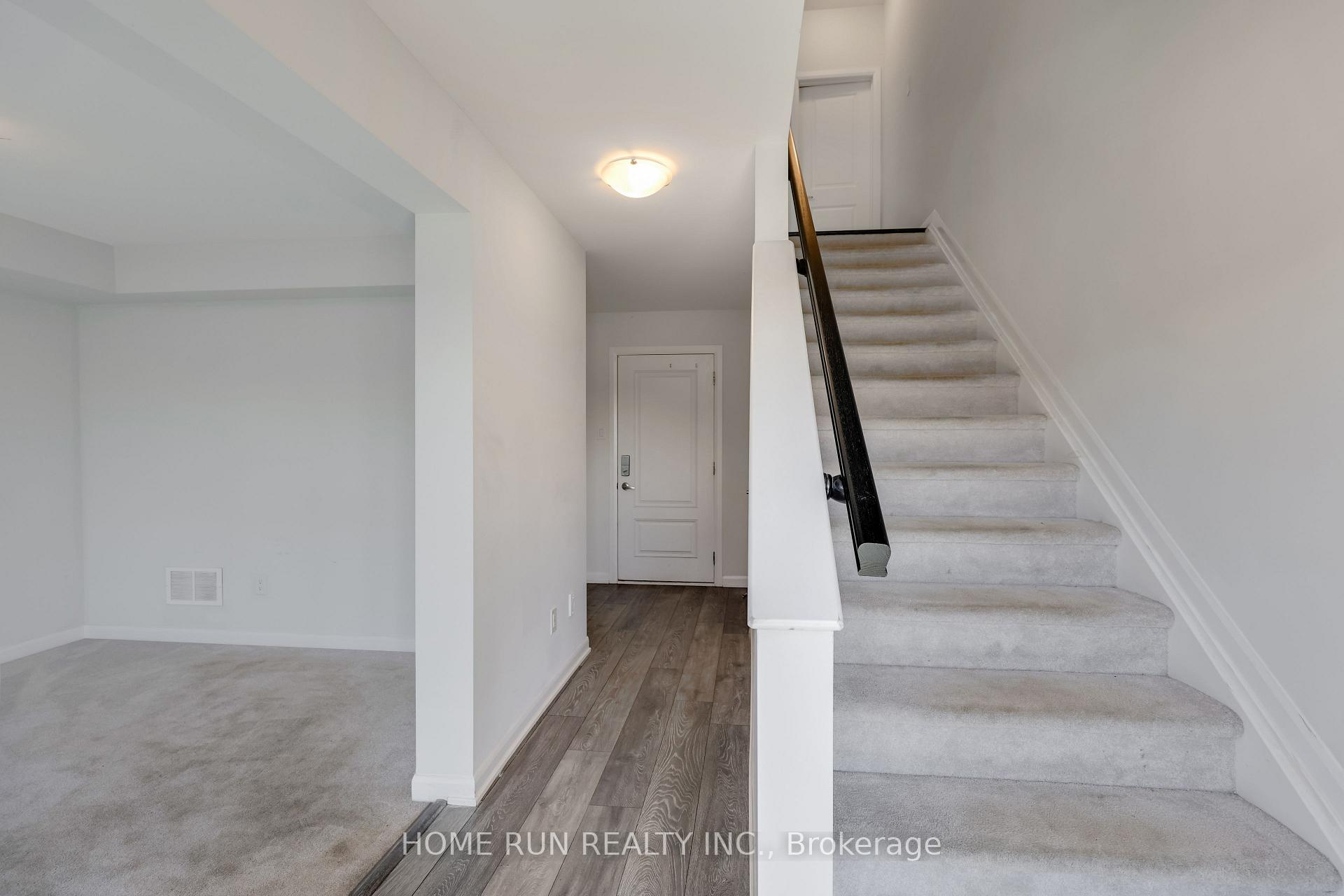 Photo 4 of 1123 Speedvale Crescent, Ottawa, Kanata - Kanata Lakes/Heritage Hills — HOMEH