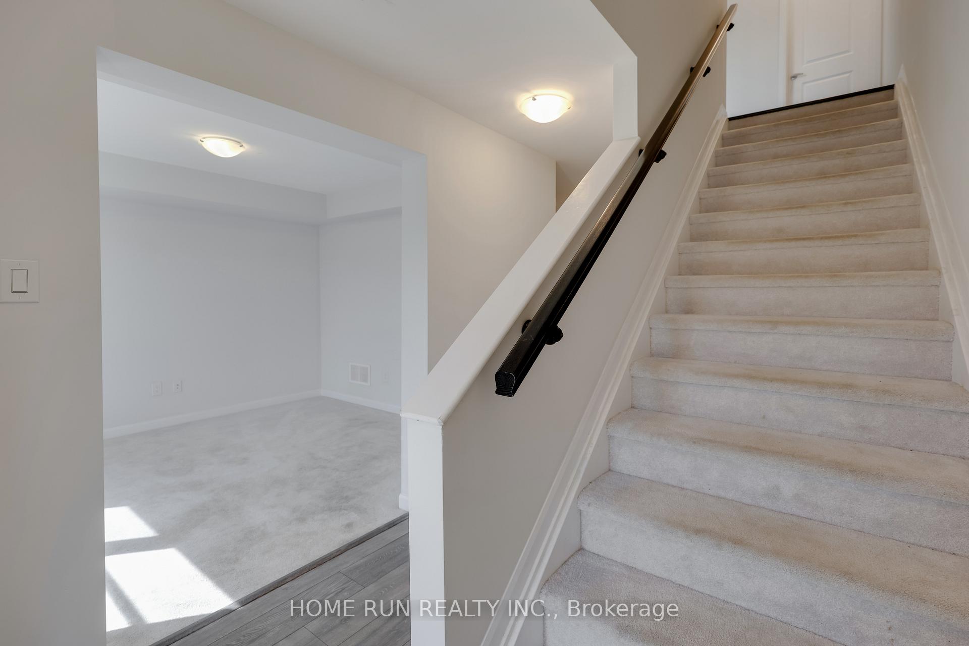 Photo 5 of 1123 Speedvale Crescent, Ottawa, Kanata - Kanata Lakes/Heritage Hills — HOMEH