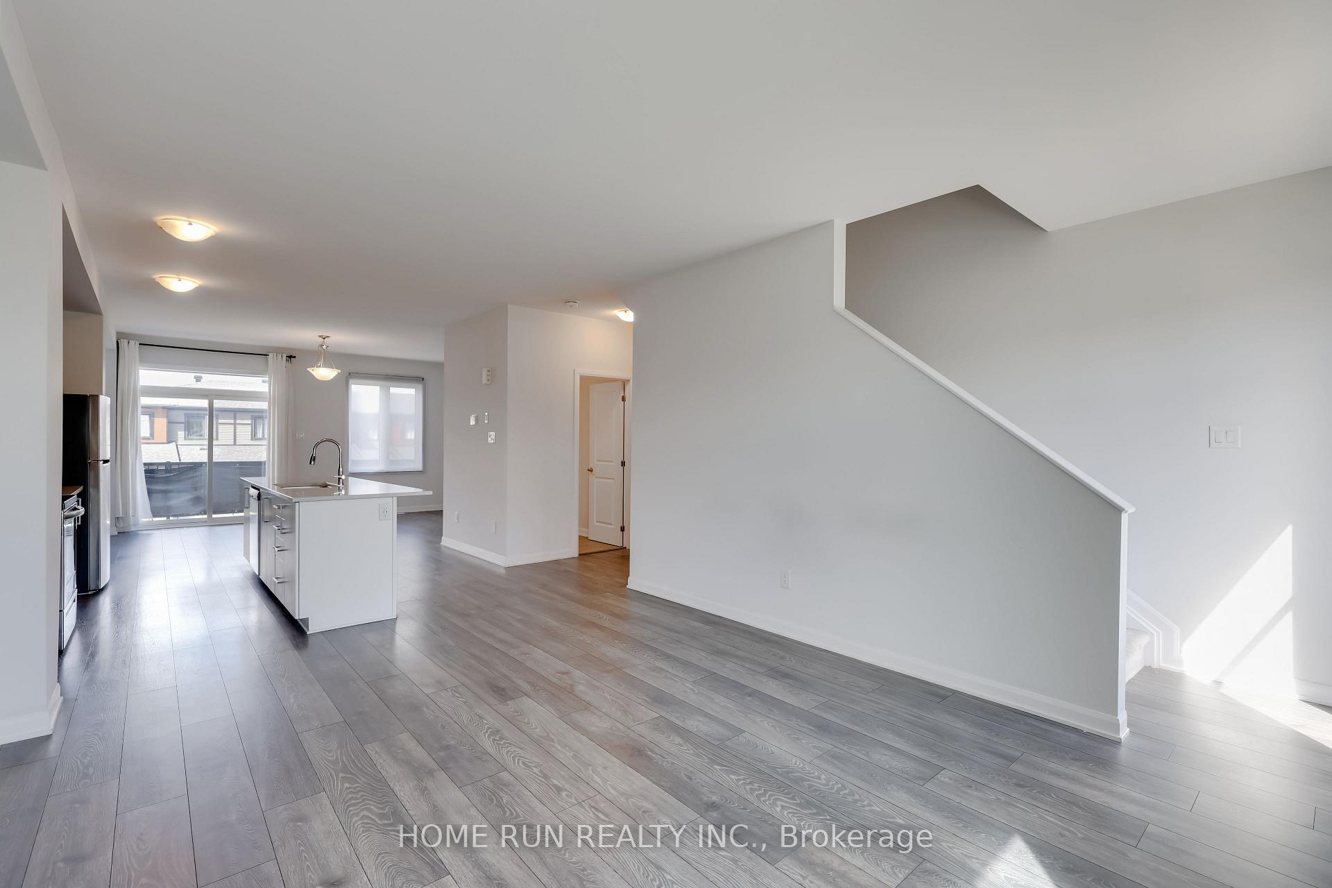 Photo 16 of 1123 Speedvale Crescent, Ottawa, Kanata - Kanata Lakes/Heritage Hills — HOMEH