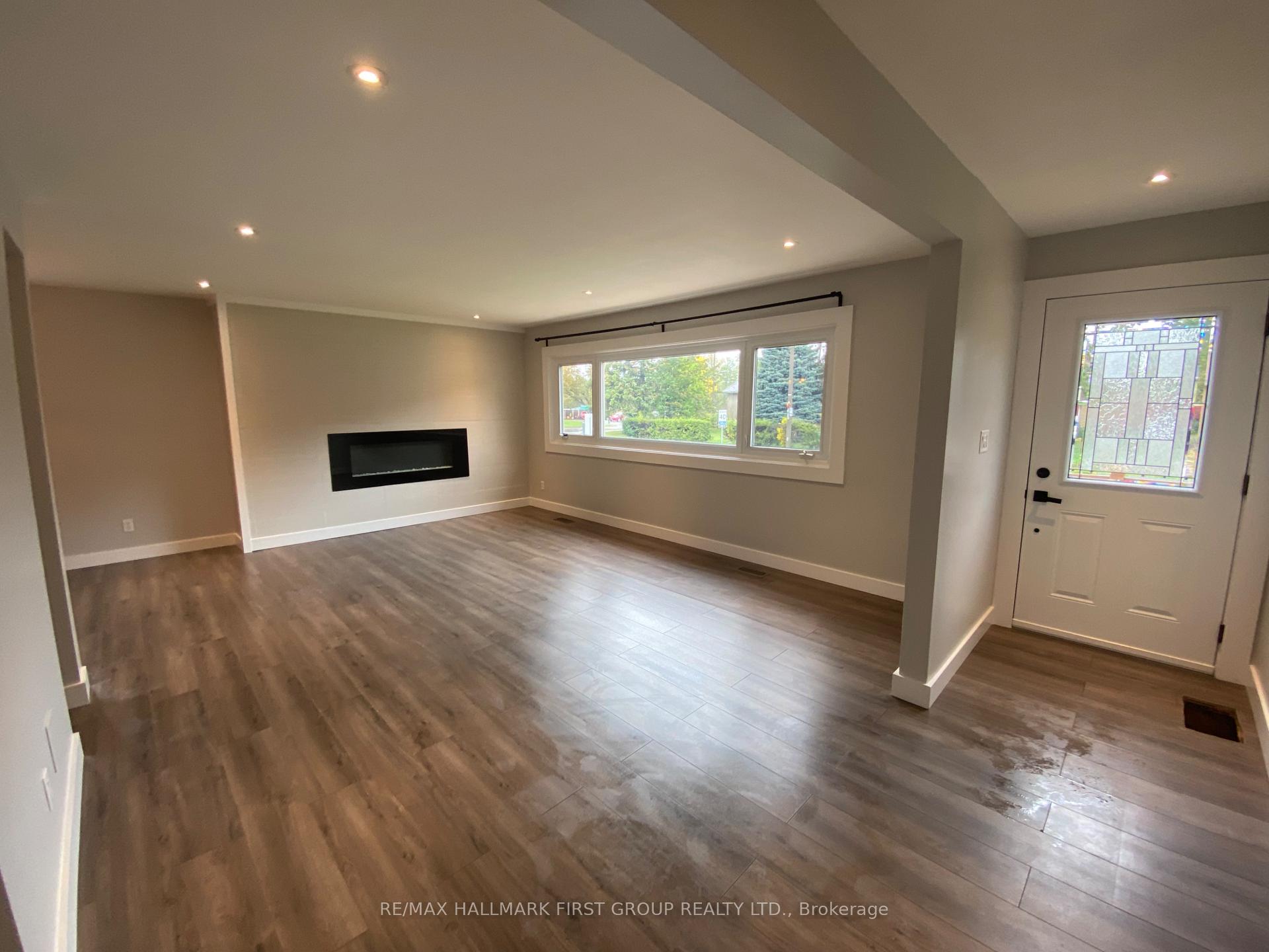 Photo 4 of 50 Champlain Avenue, Kingston, West of Sir John A. Blvd — HOMEH
