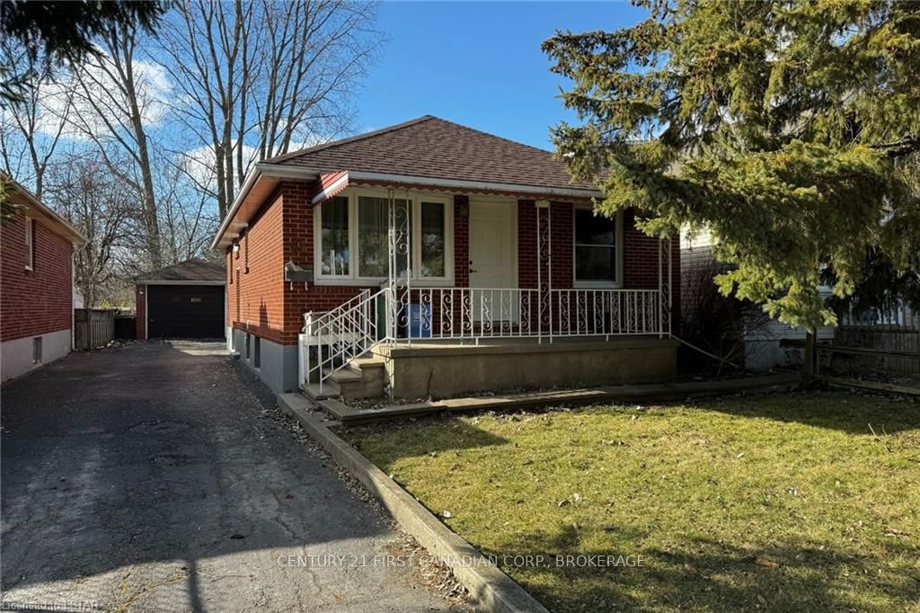 Front of Unit 2, 61 Mackay Avenue