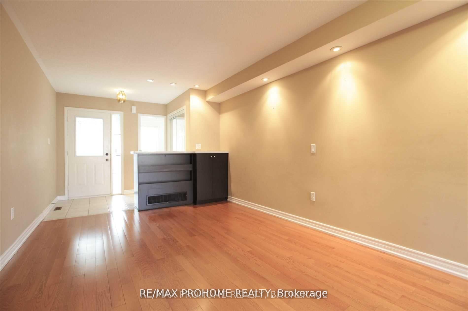 Photo 2 of 73 Briarcrest Drive, Markham, Berczy — HOMEH