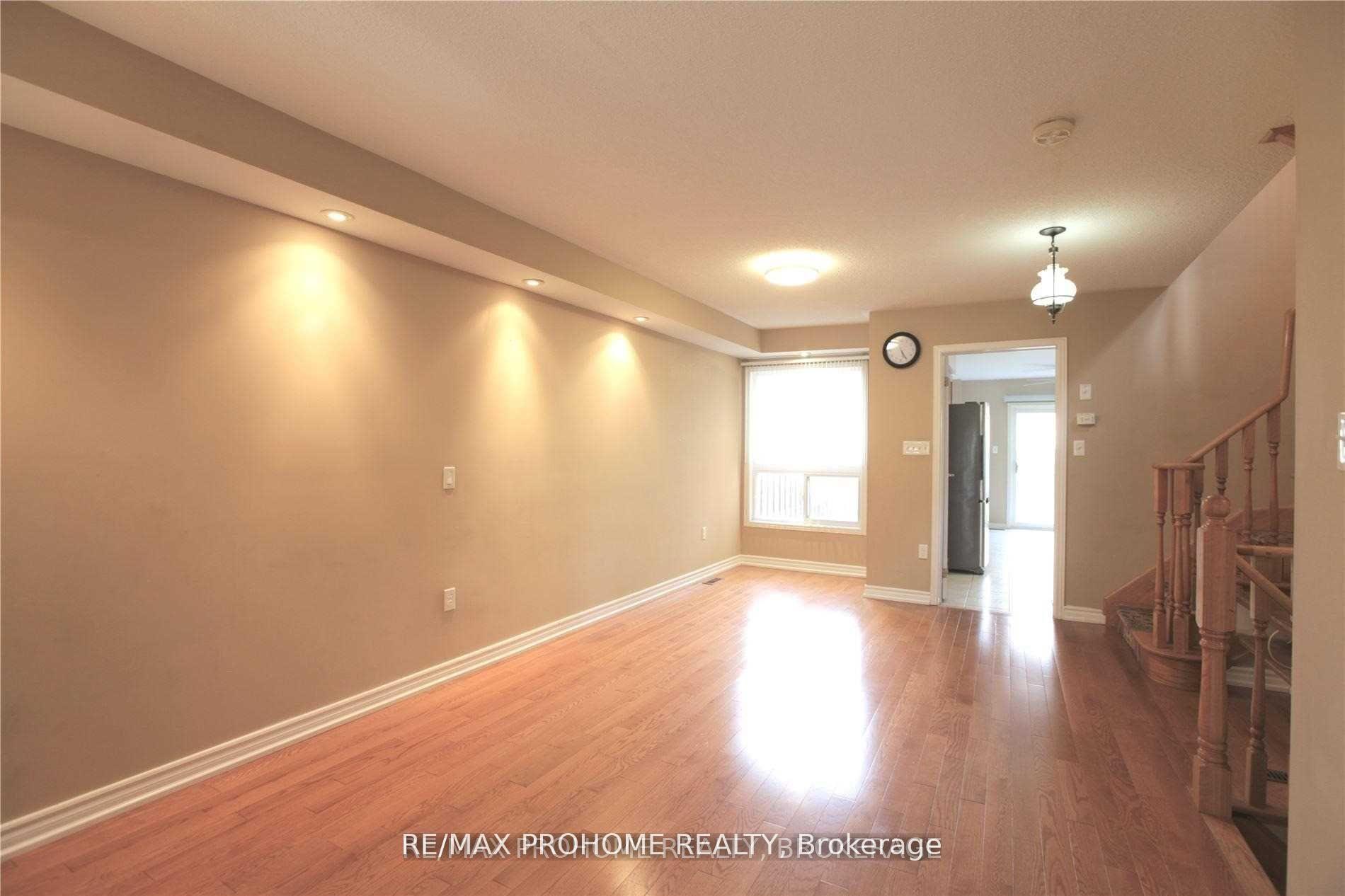Photo 3 of 73 Briarcrest Drive, Markham, Berczy — HOMEH