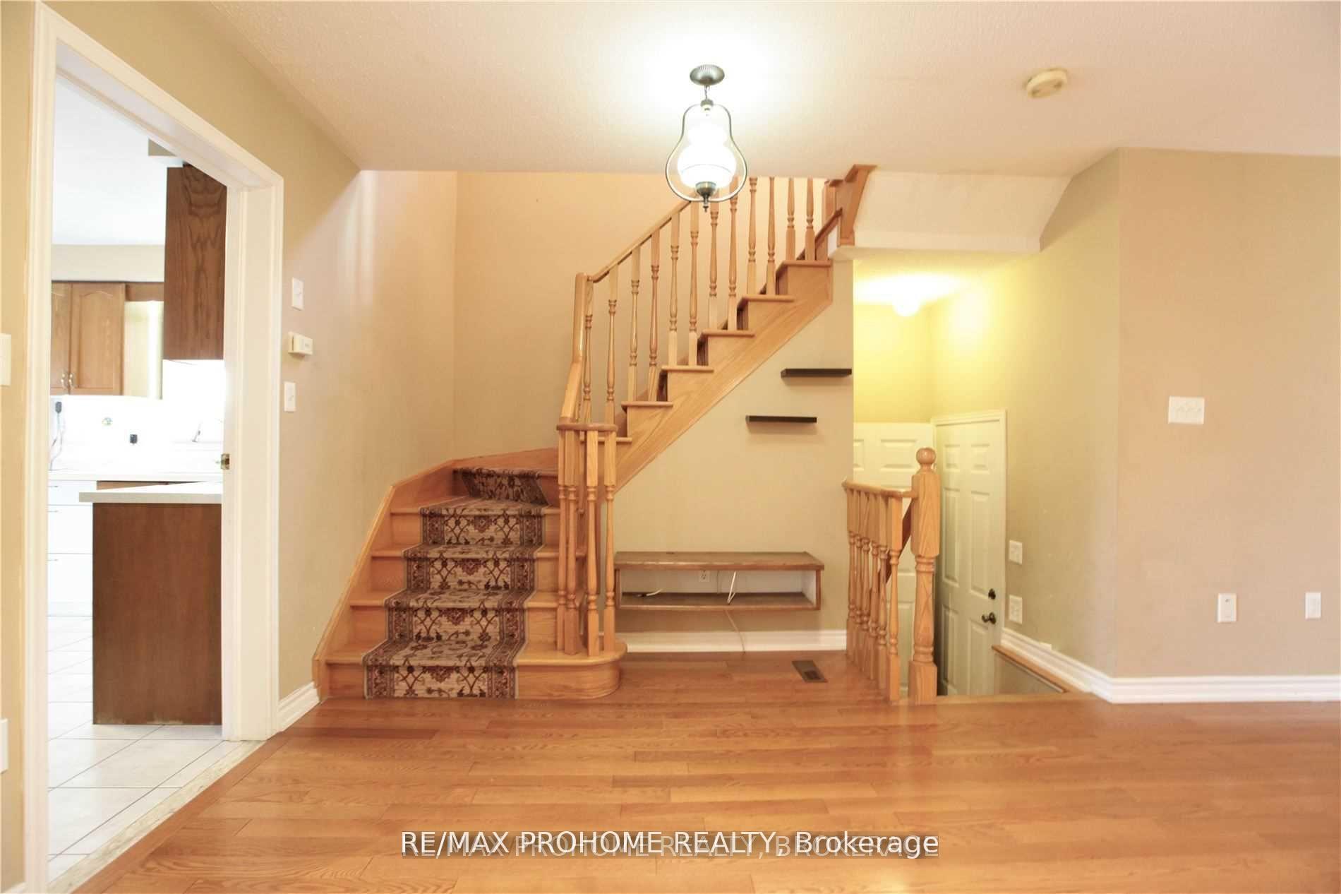 Photo 8 of 73 Briarcrest Drive, Markham, Berczy — HOMEH