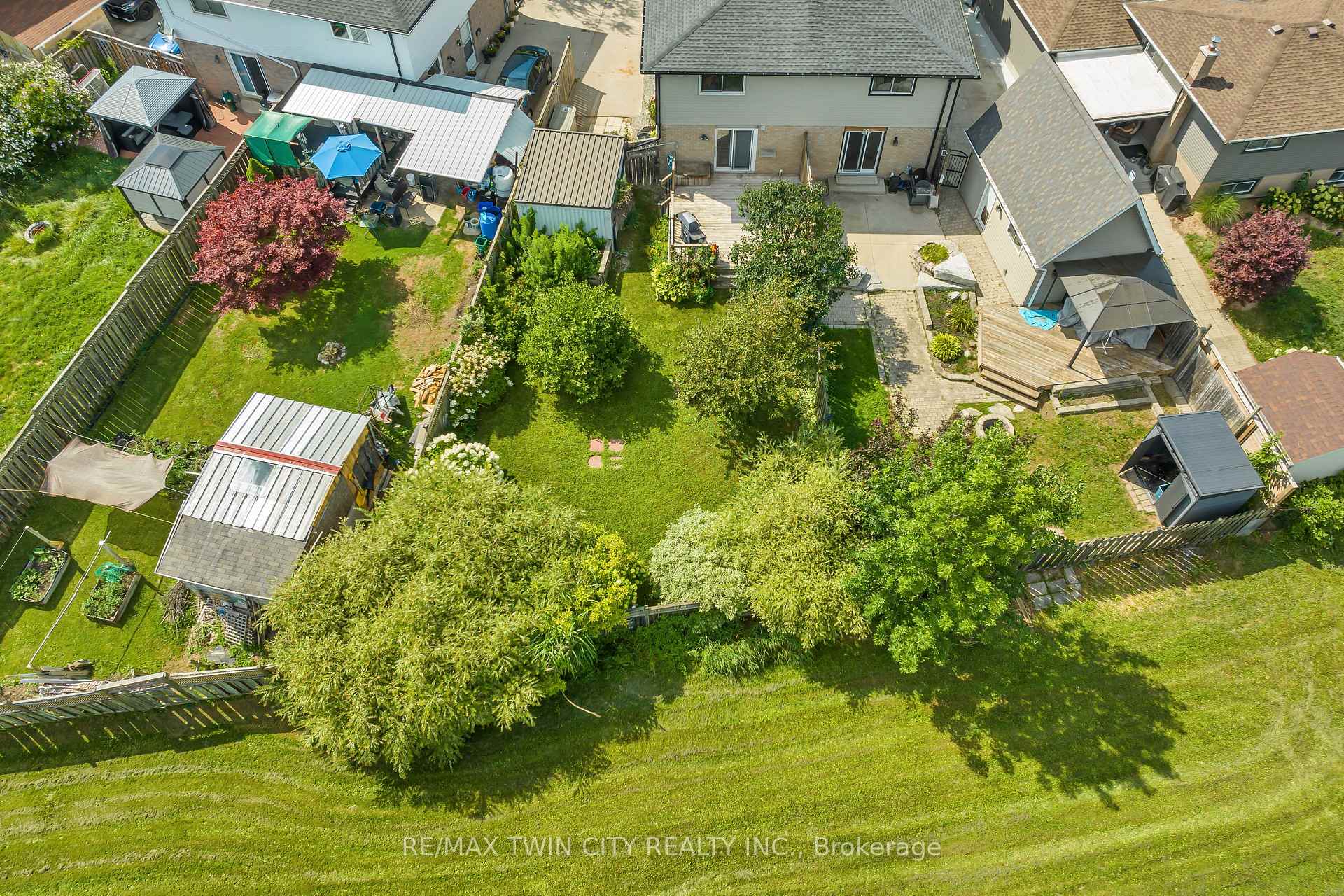 Photo 1 of 28 Uxbridge Crescent, Kitchener — HOMEH