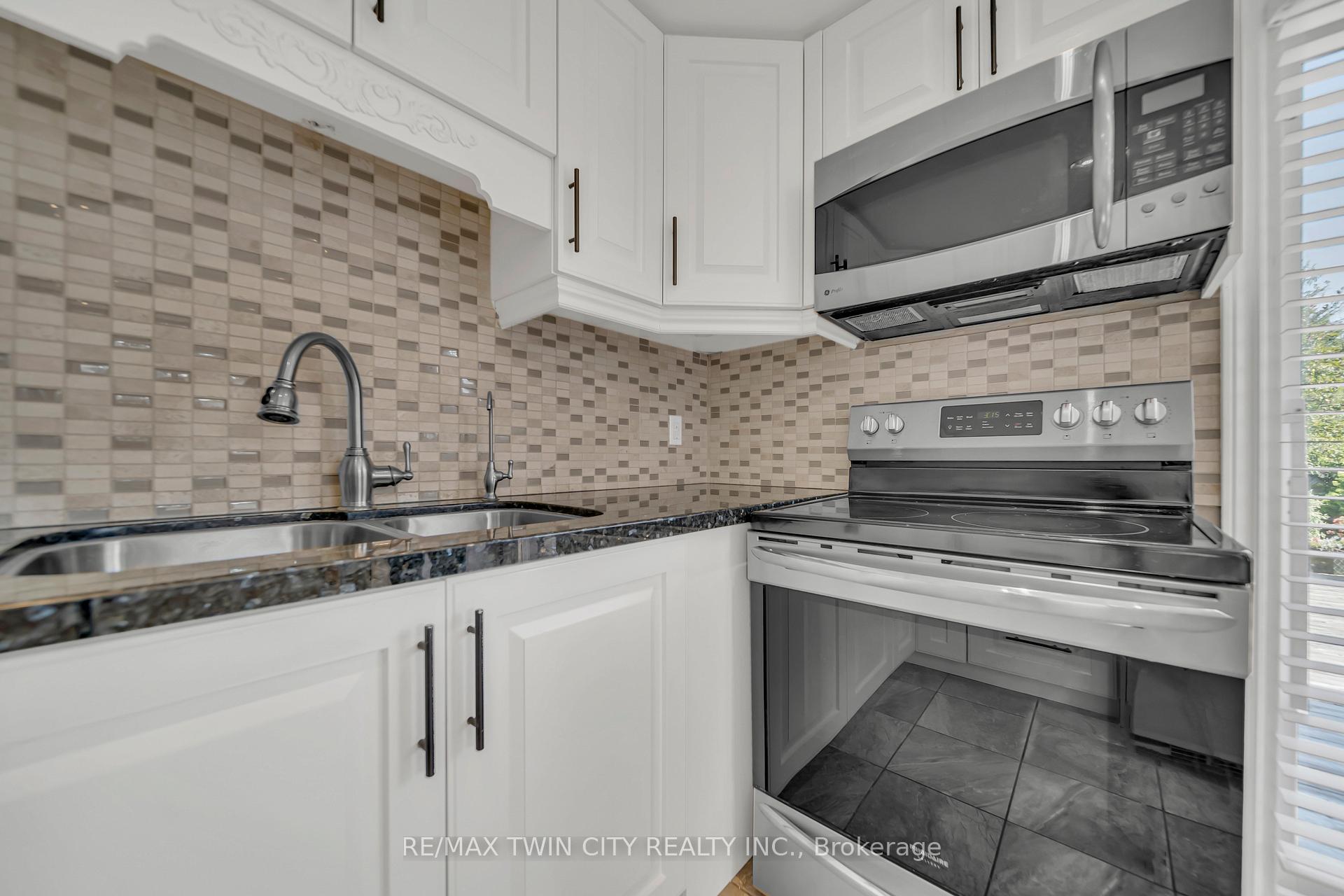 Photo 6 of 28 Uxbridge Crescent, Kitchener — HOMEH