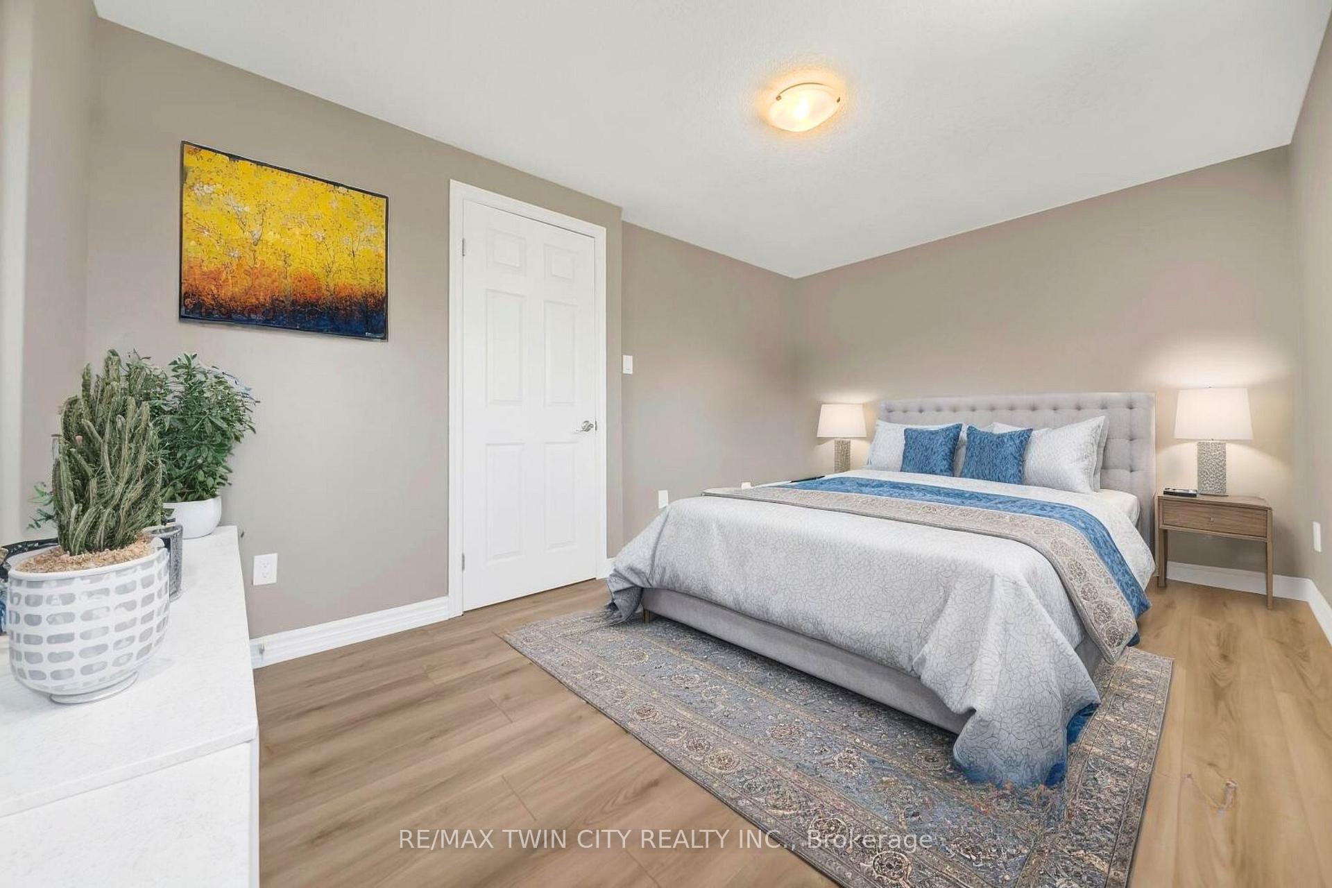 Photo 13 of 28 Uxbridge Crescent, Kitchener — HOMEH
