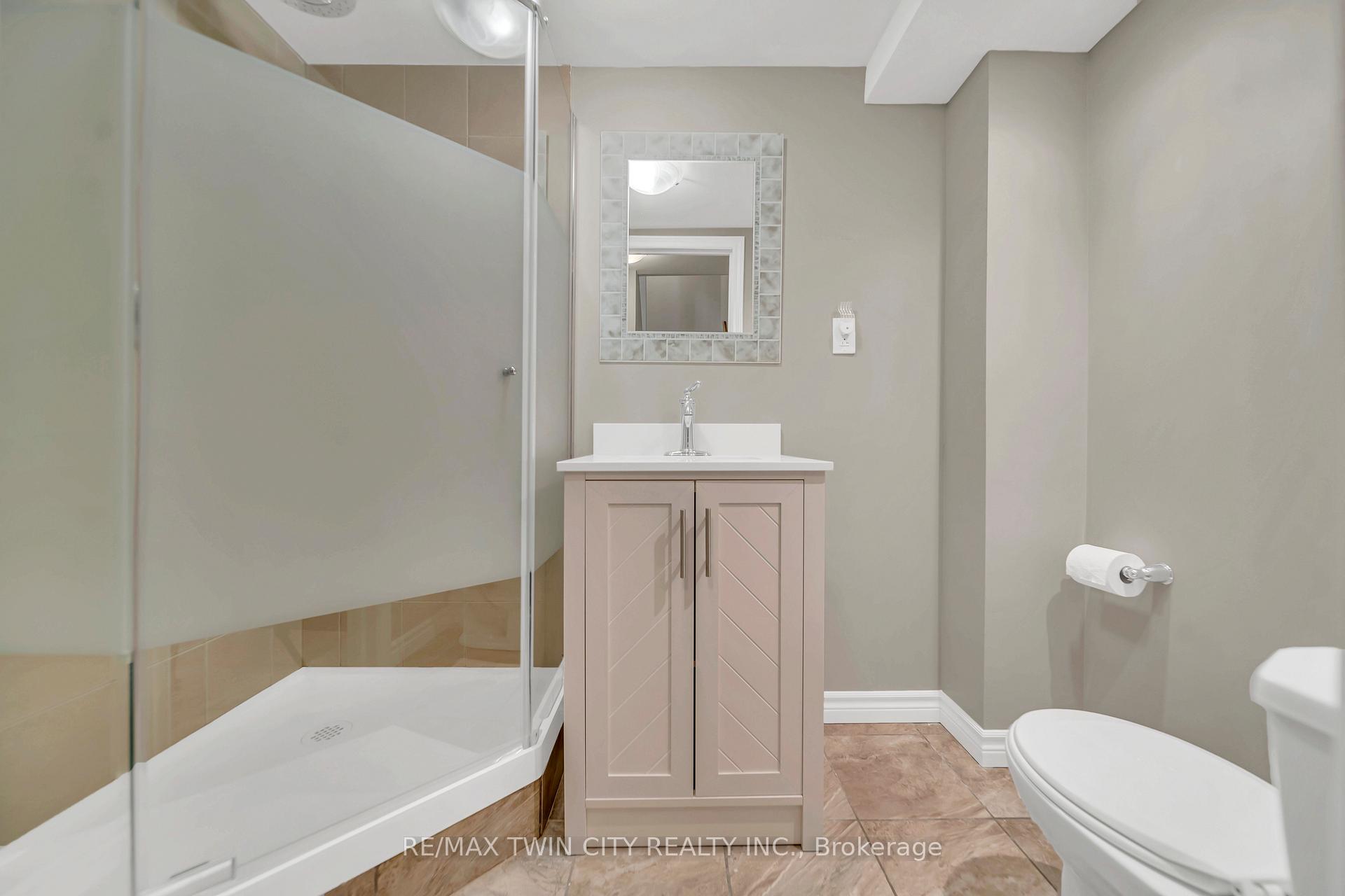 Photo 22 of 28 Uxbridge Crescent, Kitchener — HOMEH