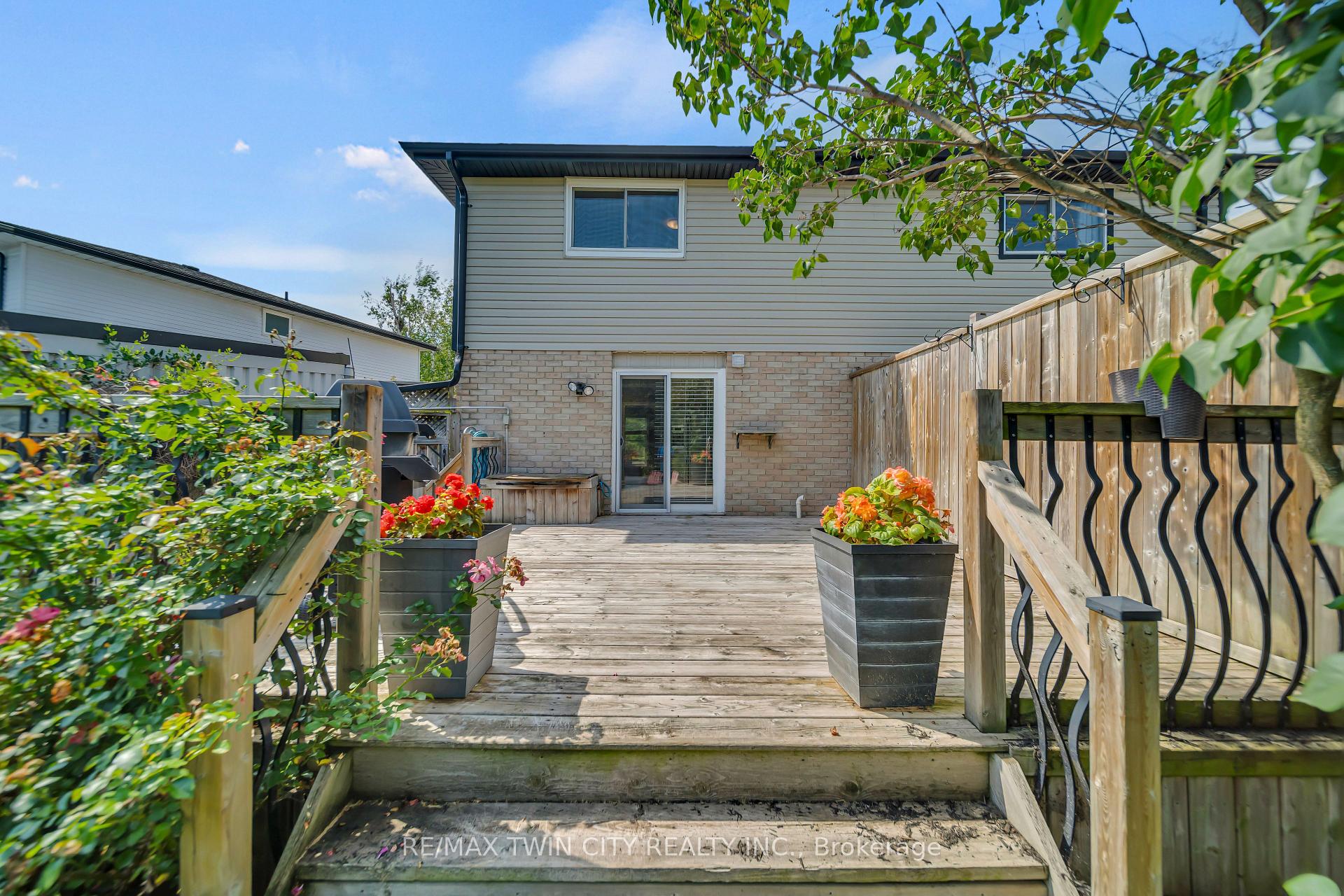 Photo 25 of 28 Uxbridge Crescent, Kitchener — HOMEH